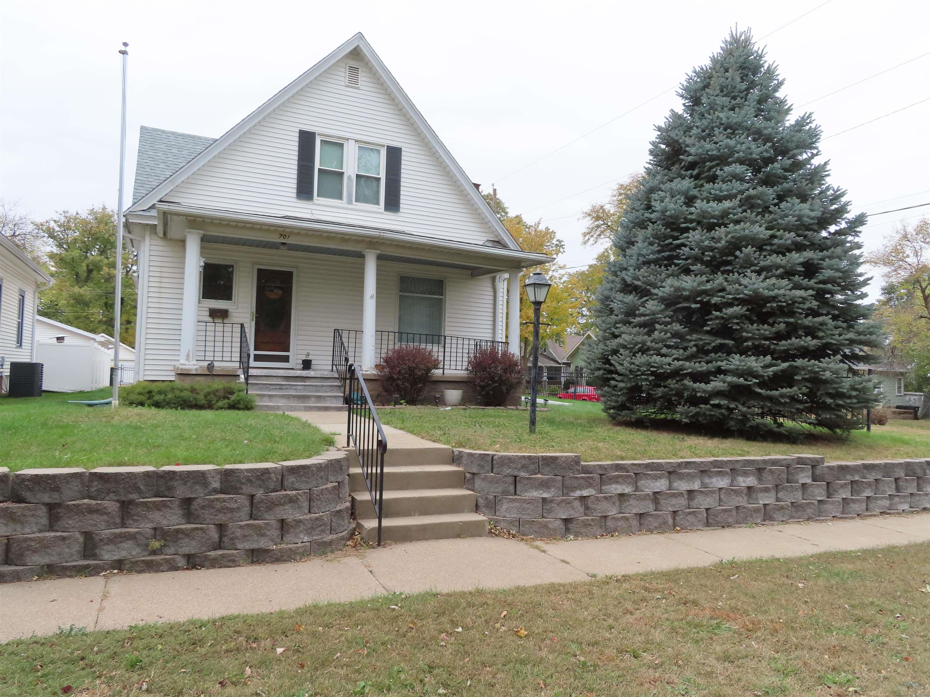 701 Paxton S, Sioux City, IA 51106 