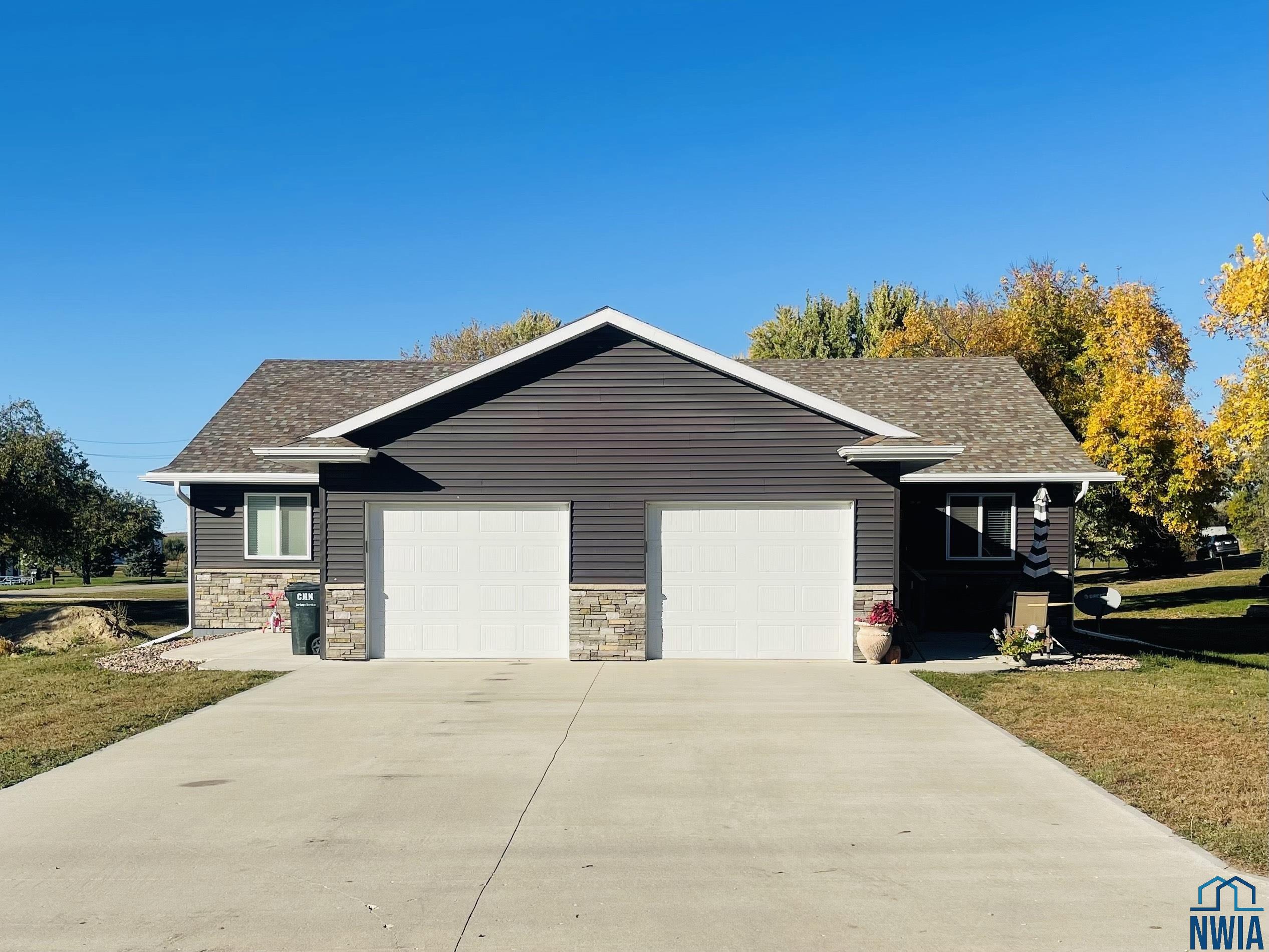 305 Elm St., Moville, IA 51039 