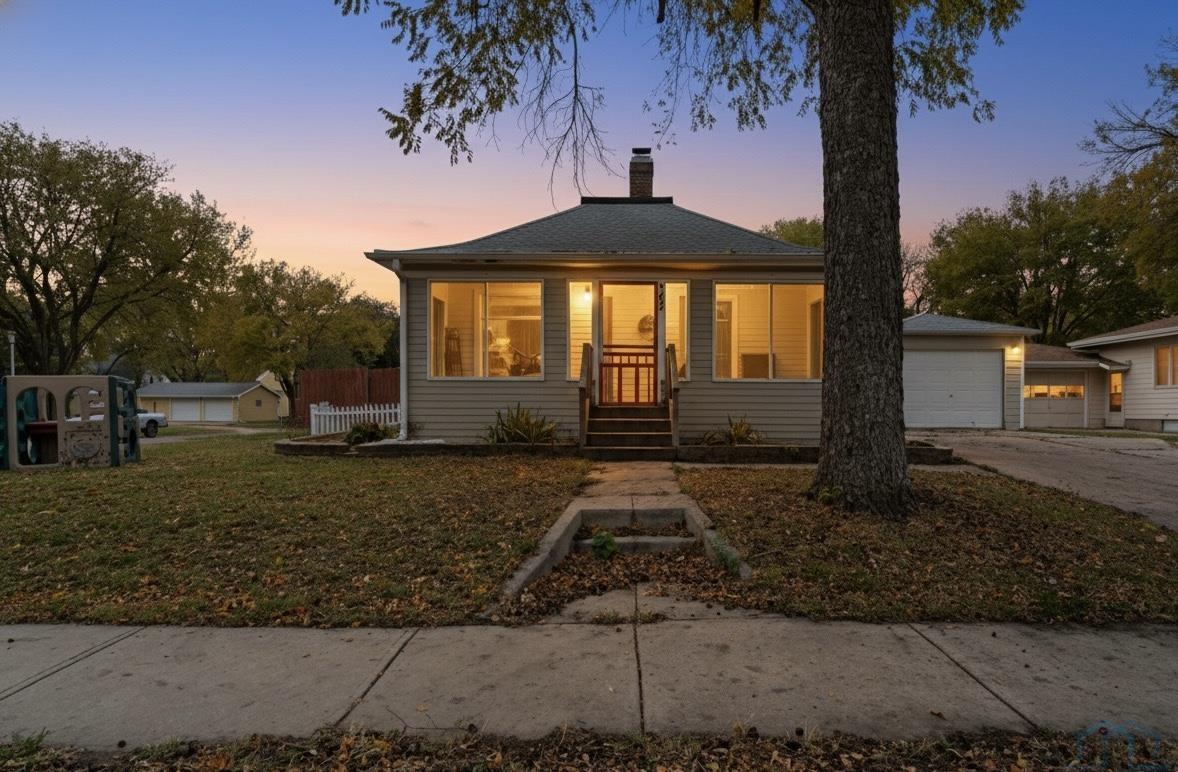 302 Elm St, Vermillion, SD 57069 