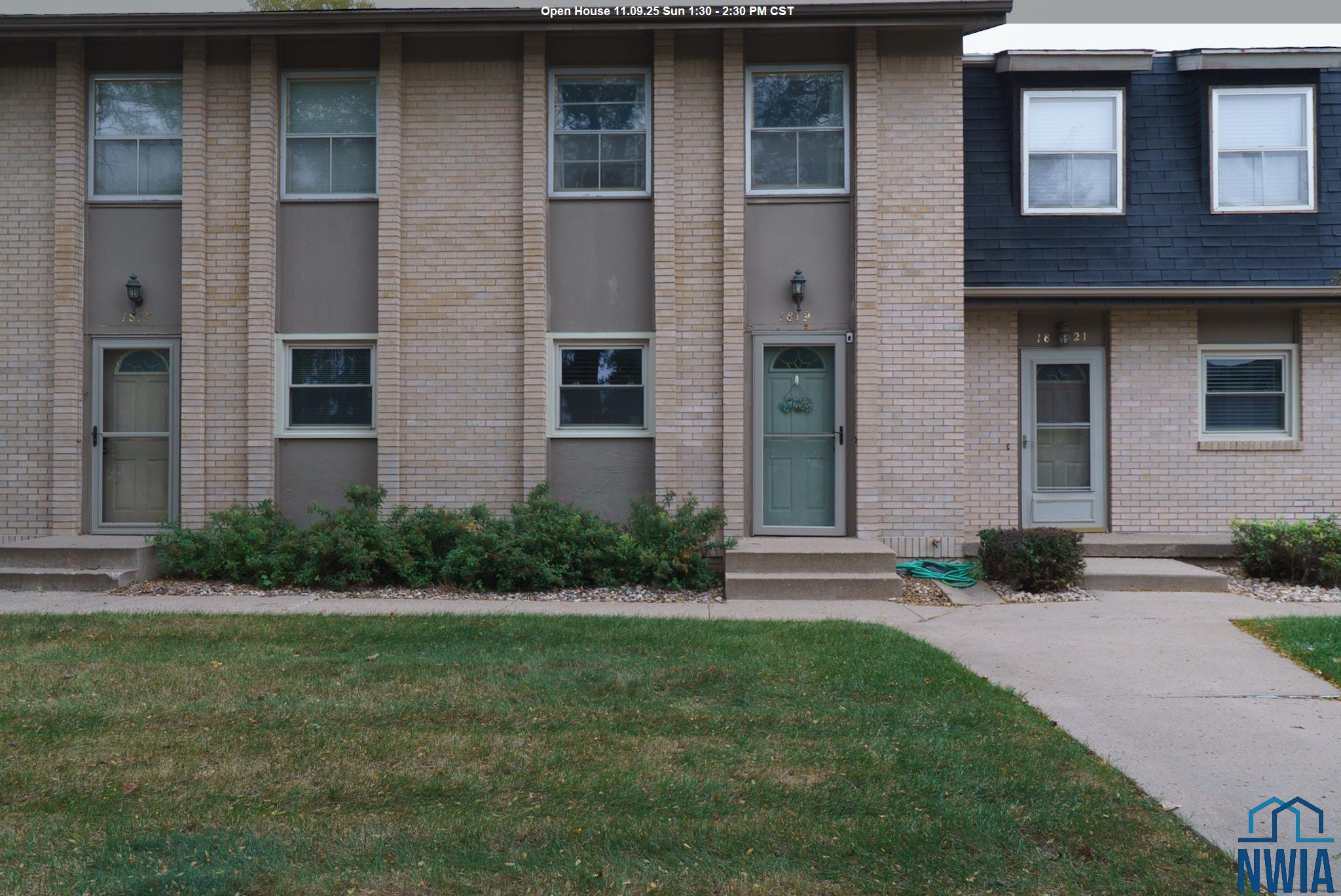 1819 Indian Hills Dr, Sioux City, IA 51104 