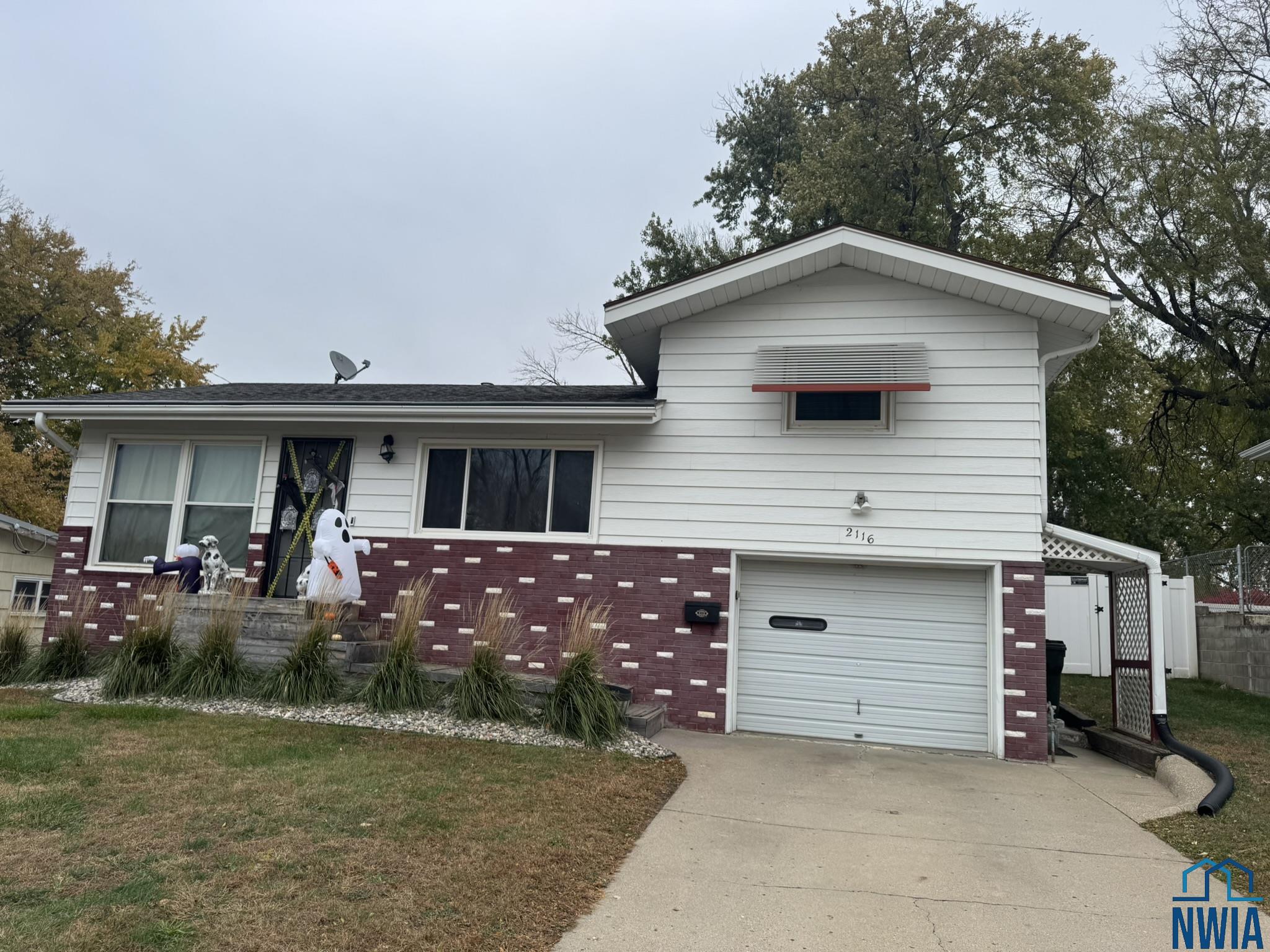 2116 Helmer Street, Sioux City, IA 51103 
