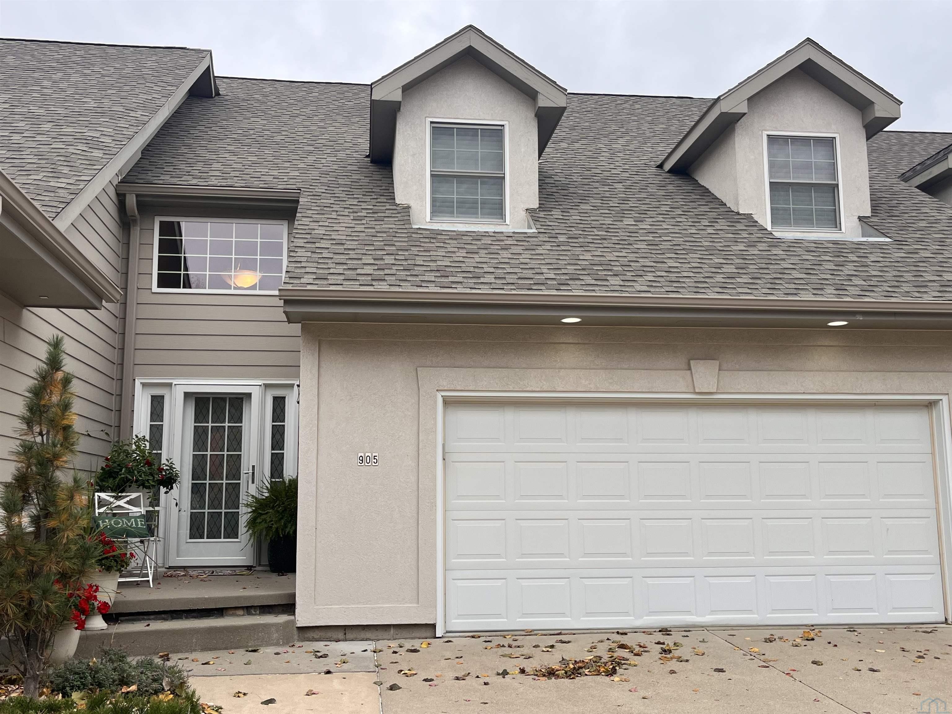 905 Willow Circle, Dakota Dunes, SD 57049 