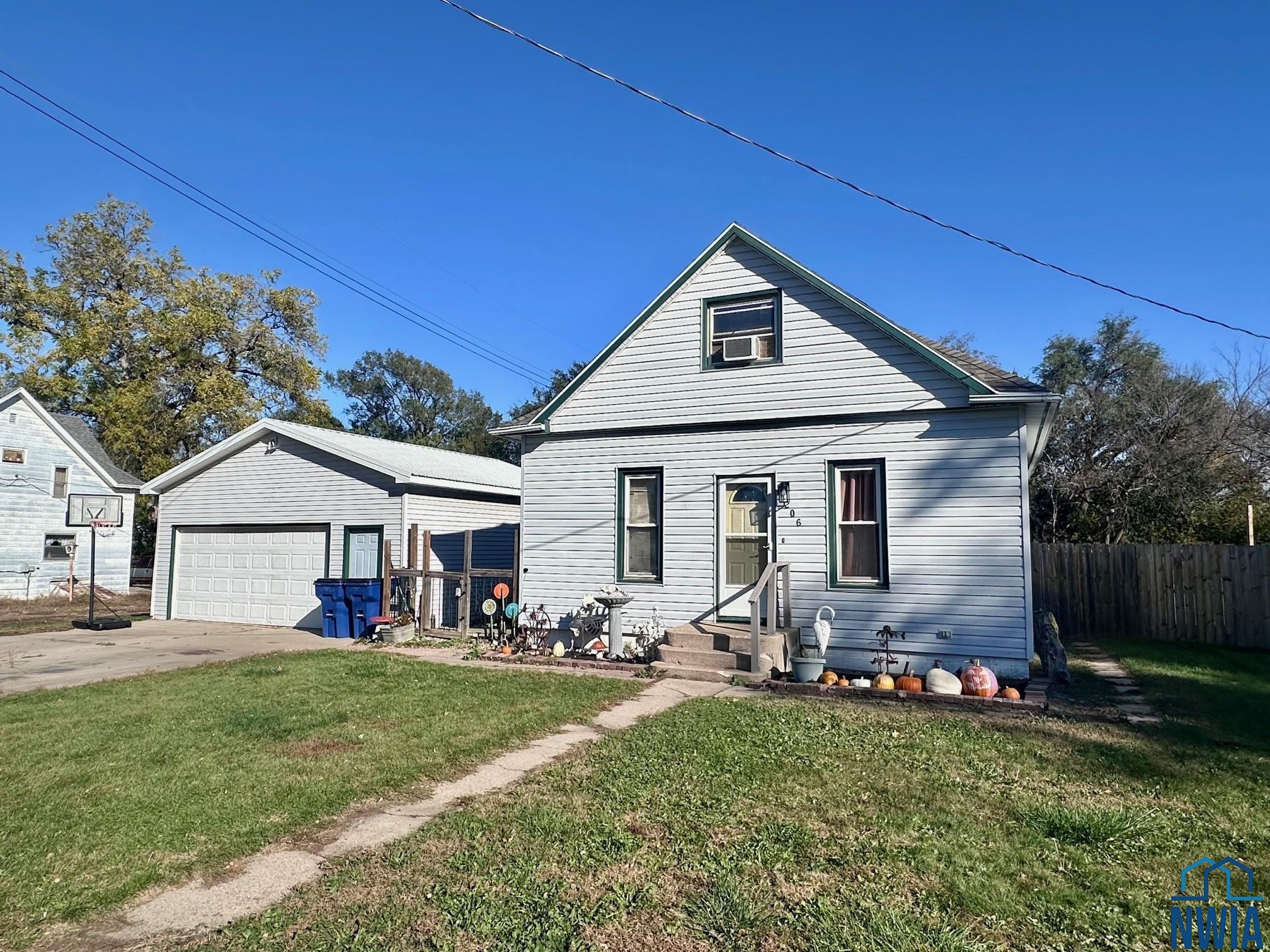 206 Dodge St, Belden, NE 68717 
