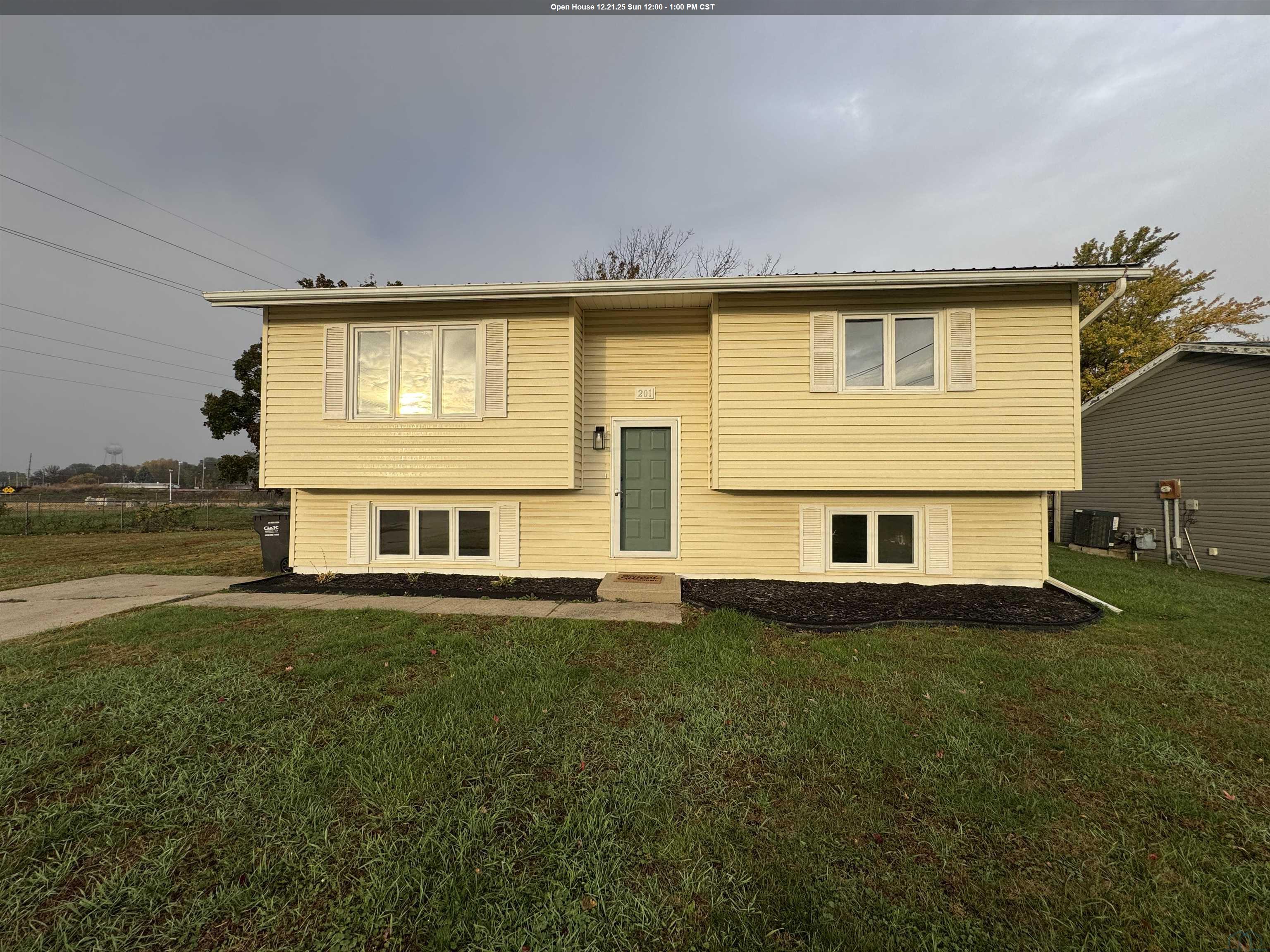 201 MAIN ST N, No. Sioux City, SD 57049 