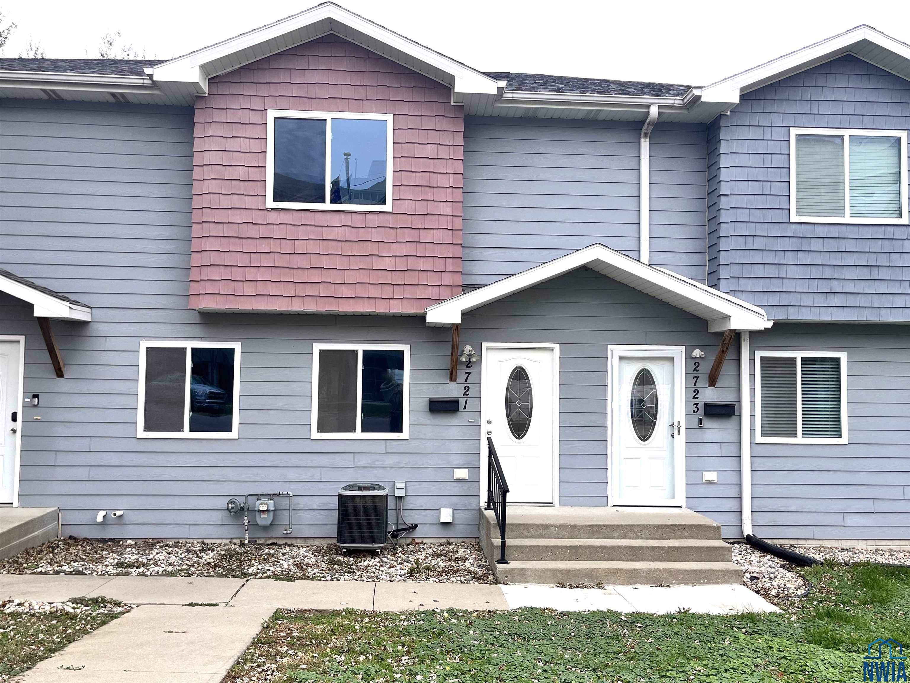 2721 Douglas St, Sioux City, IA 51104 