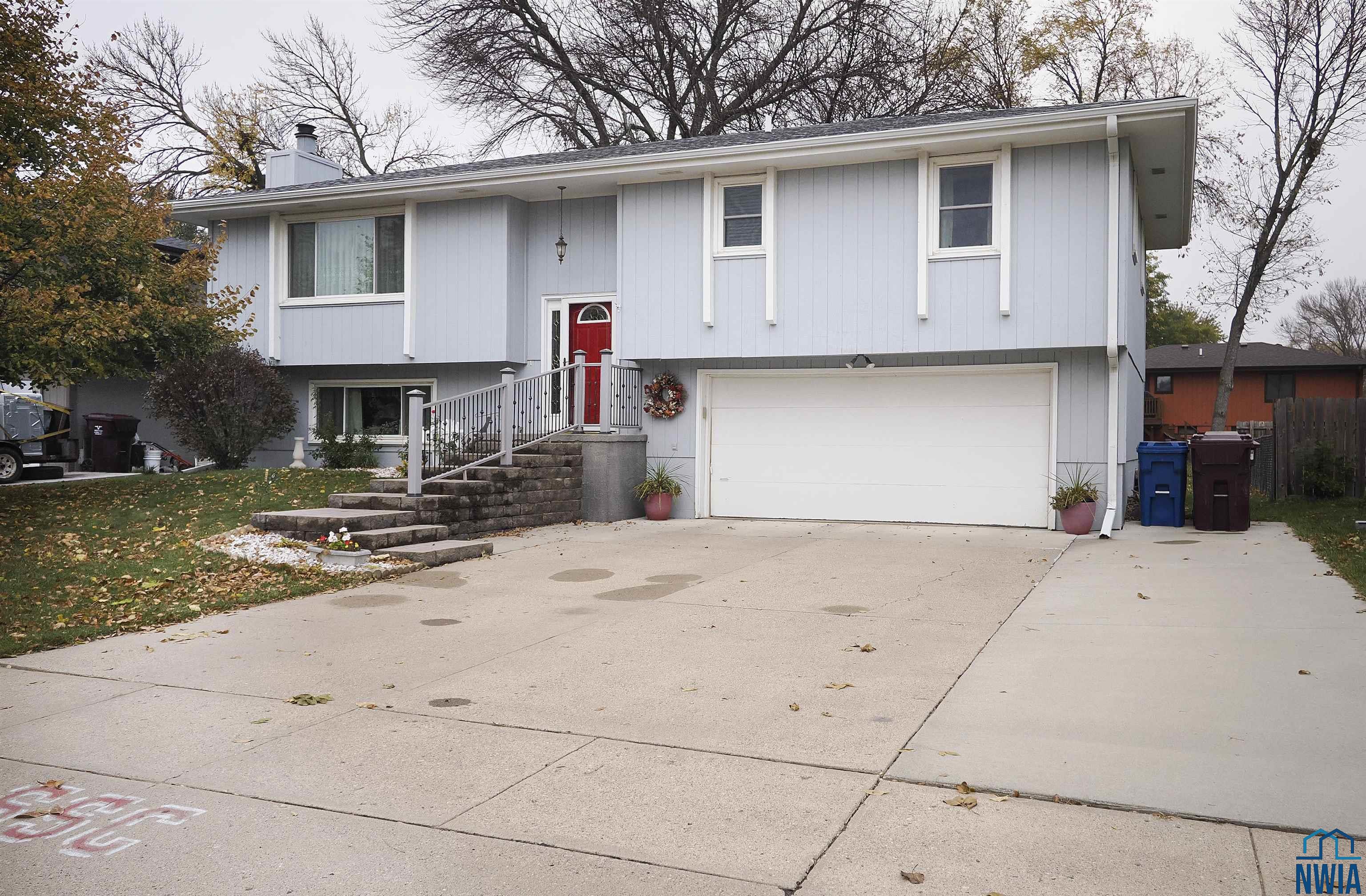 825 ASH ST, South Sioux City, NE 68776 