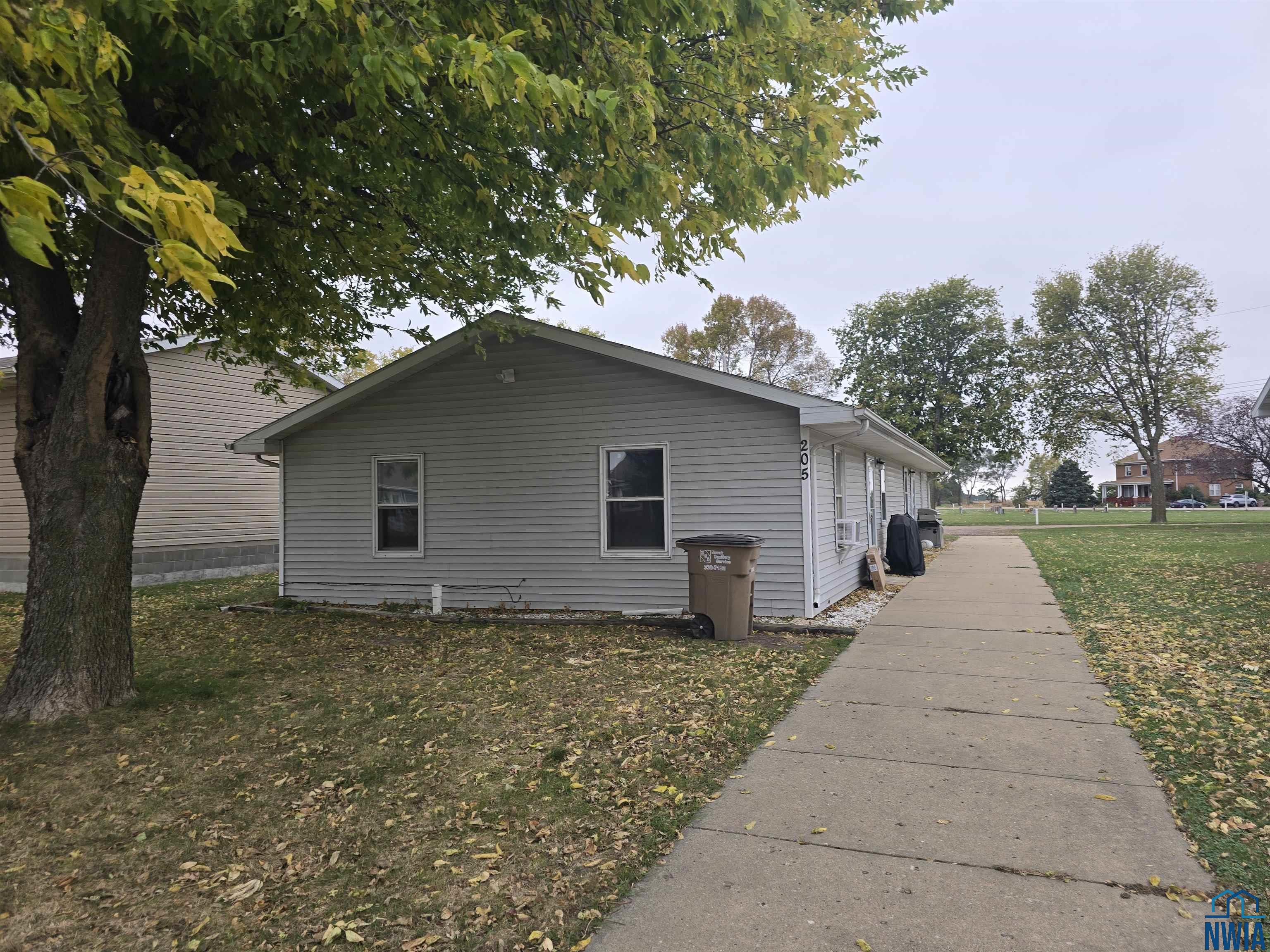 205 3rd Street N, Jefferson, SD 57038 