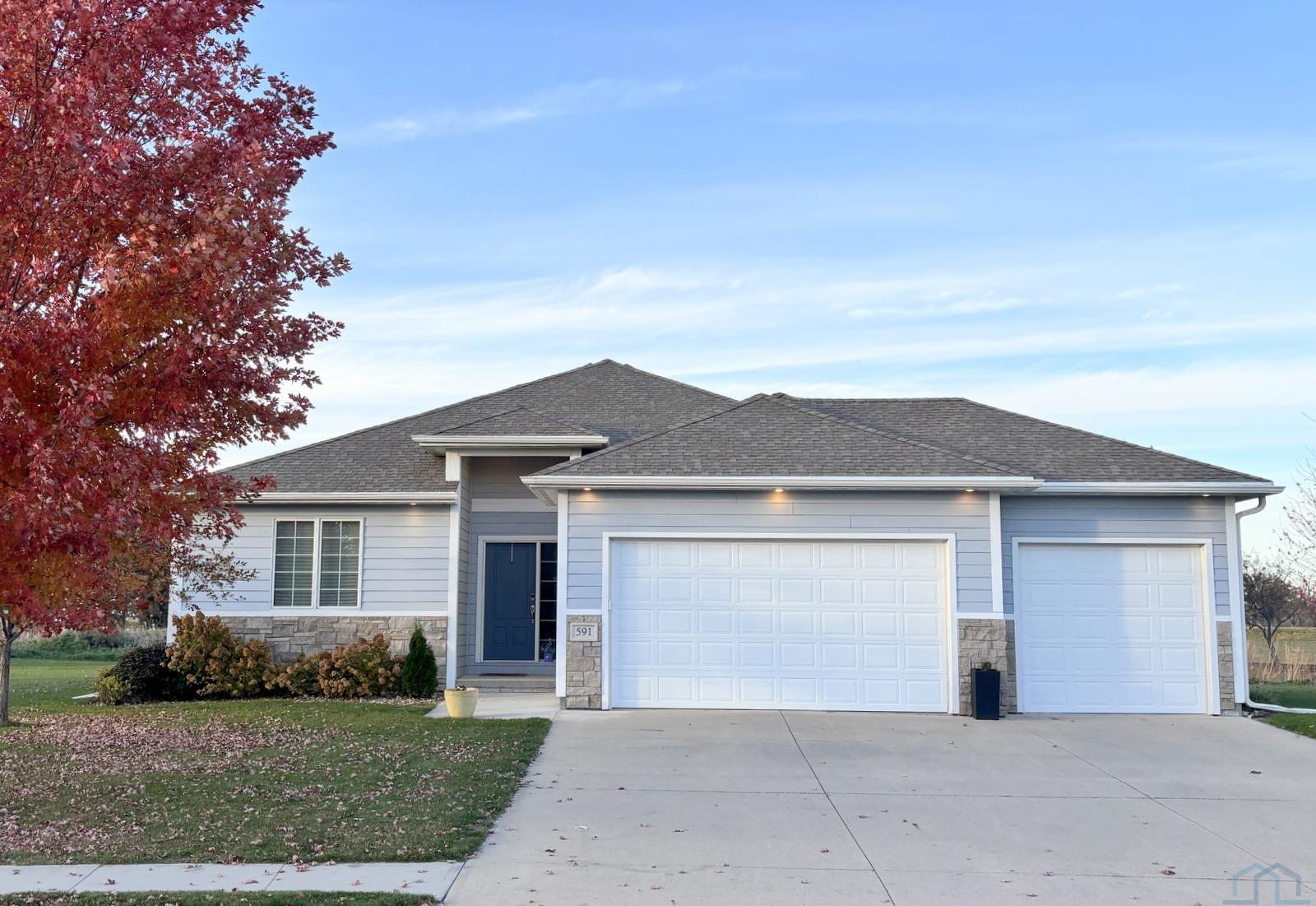 591 Prairie Blvd, Dakota Dunes, SD 57049 