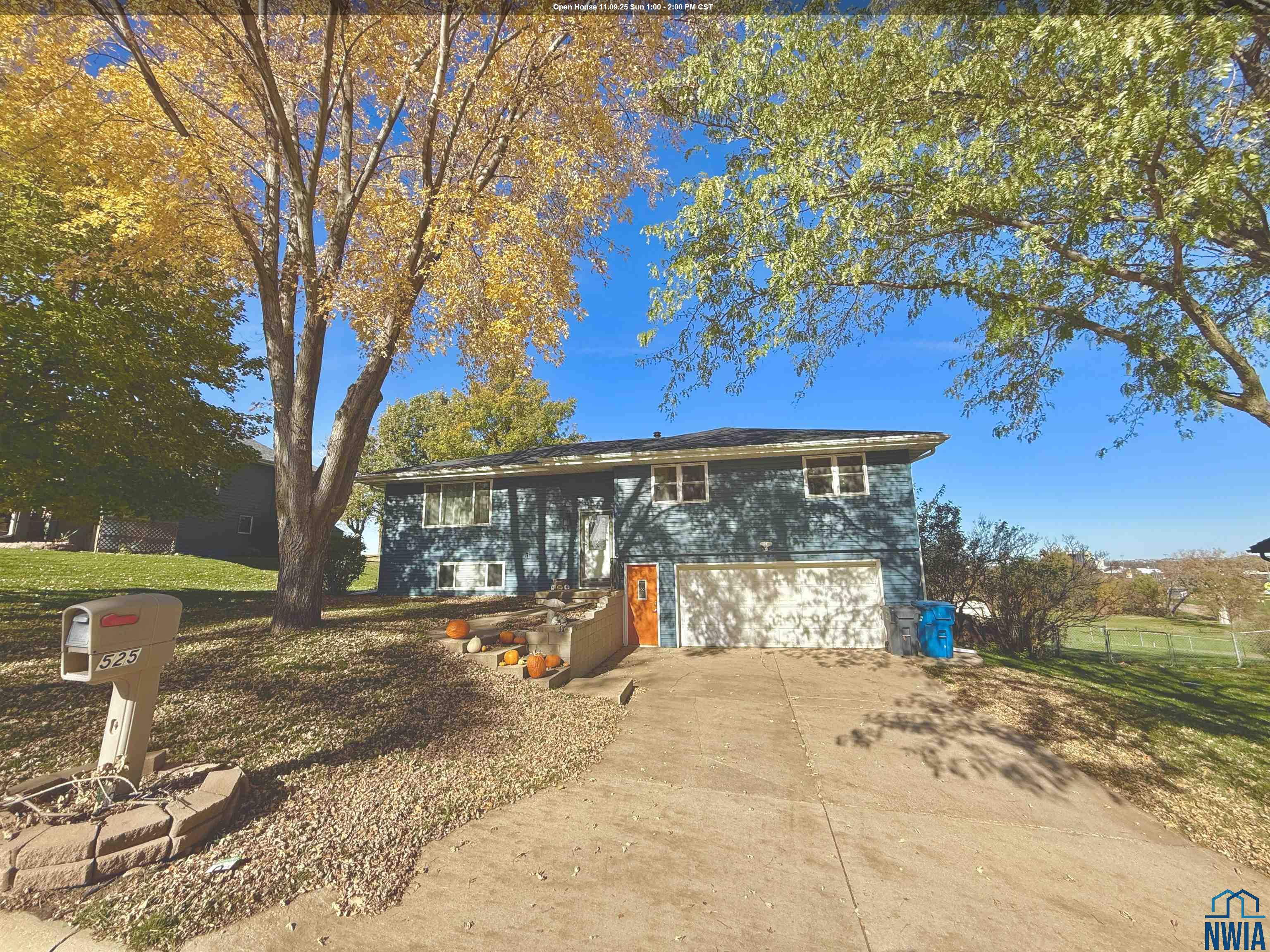 525 TITAN RD, Hinton, IA 51024 