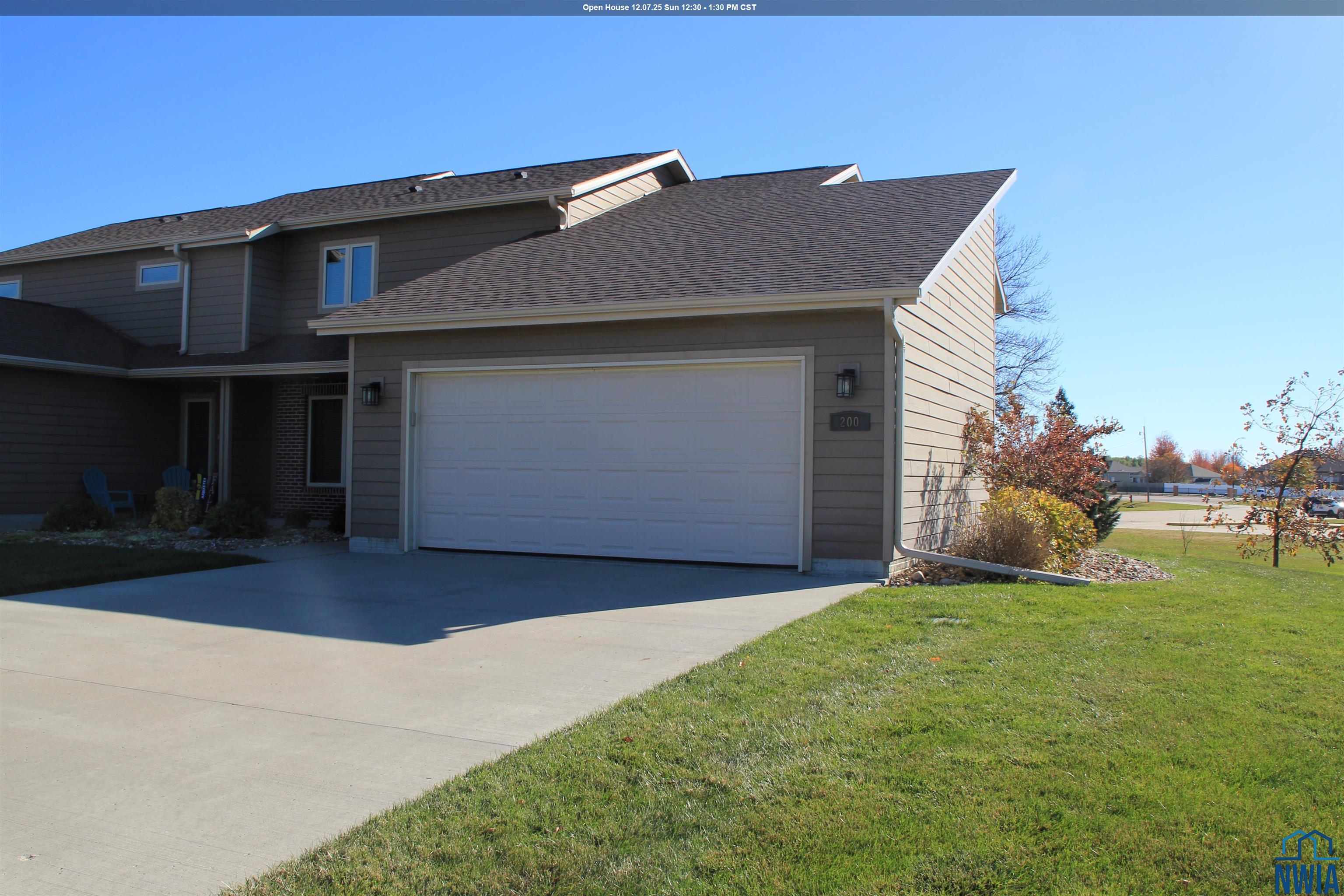 200 Prairie Bluff Drive, Sergeant Bluff, IA 51054 