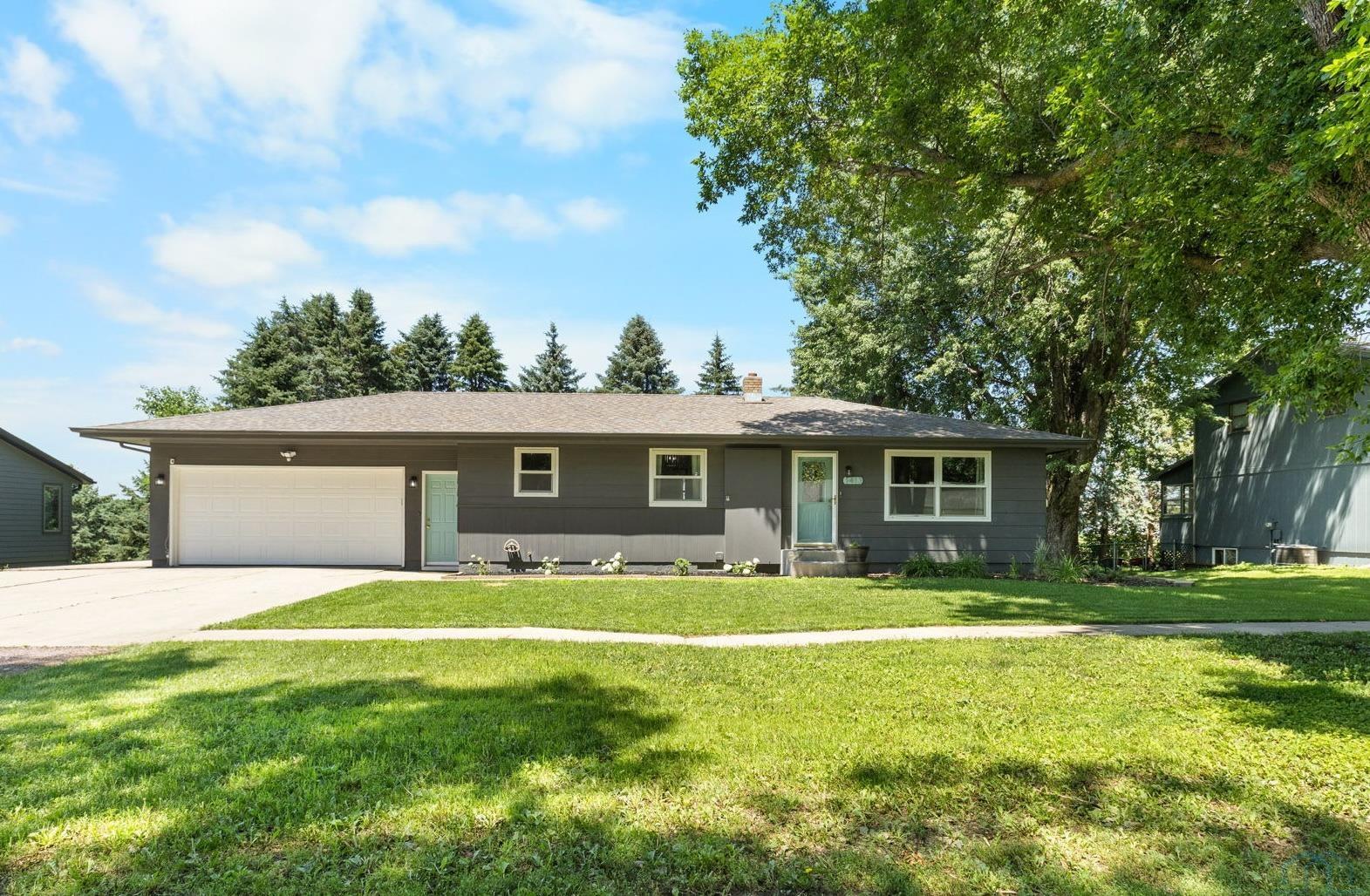 1413 Geiser St, Larchwood, IA 51241 