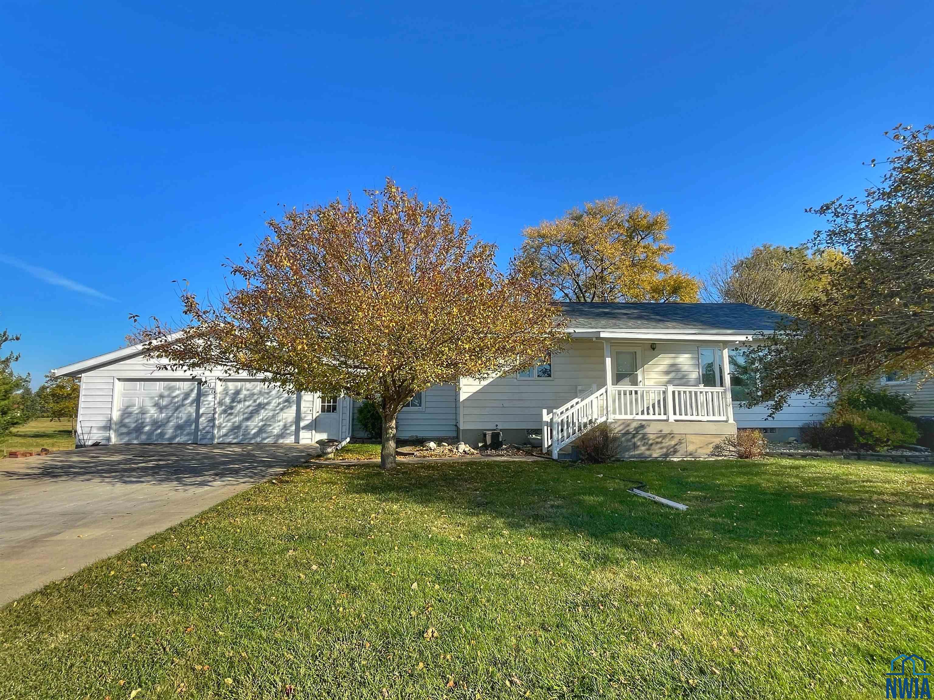 106 6TH ST NE, Pocahontas, IA 50574 