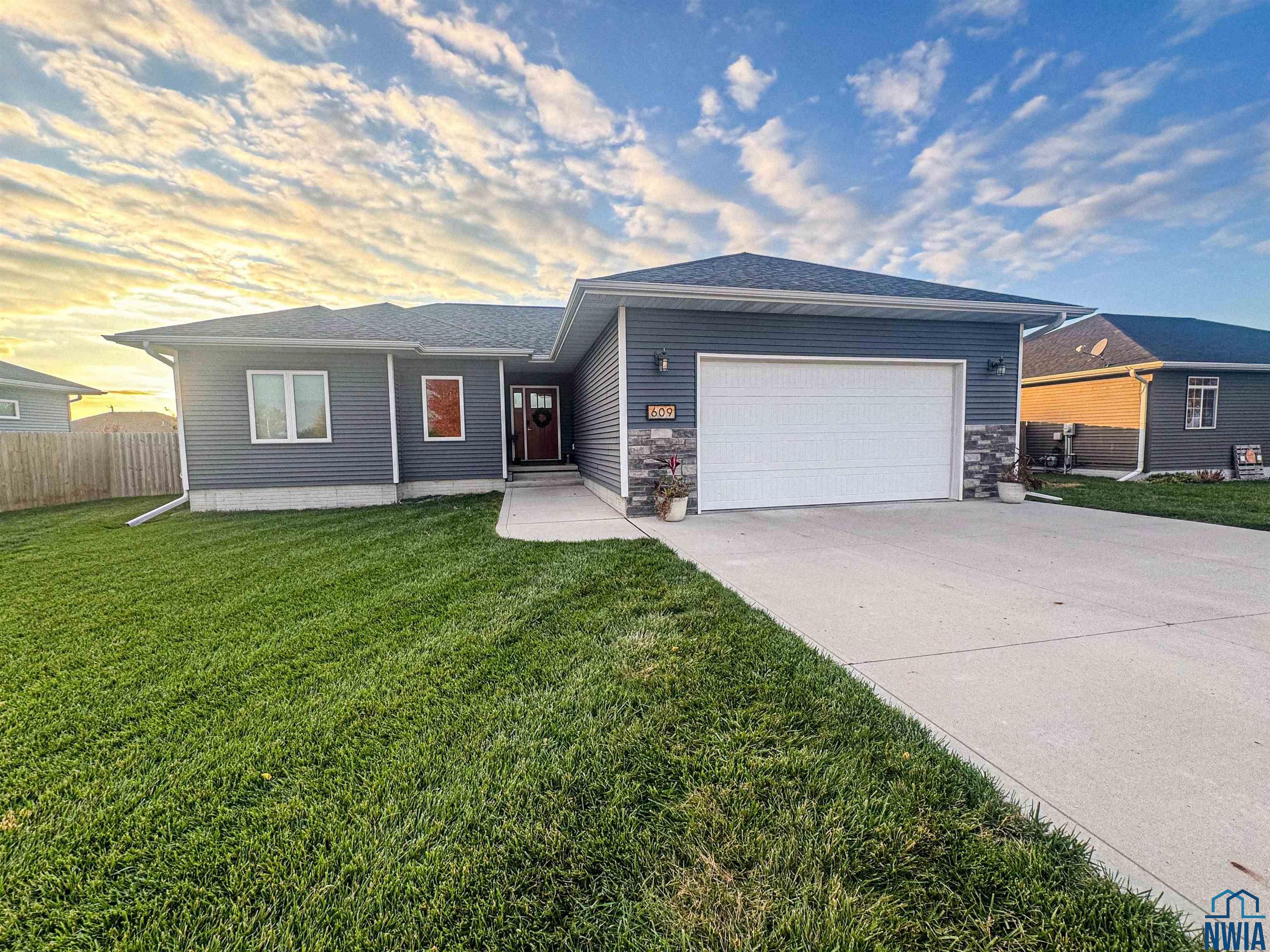 609 9TH ST N, Dakota City, NE 68731 