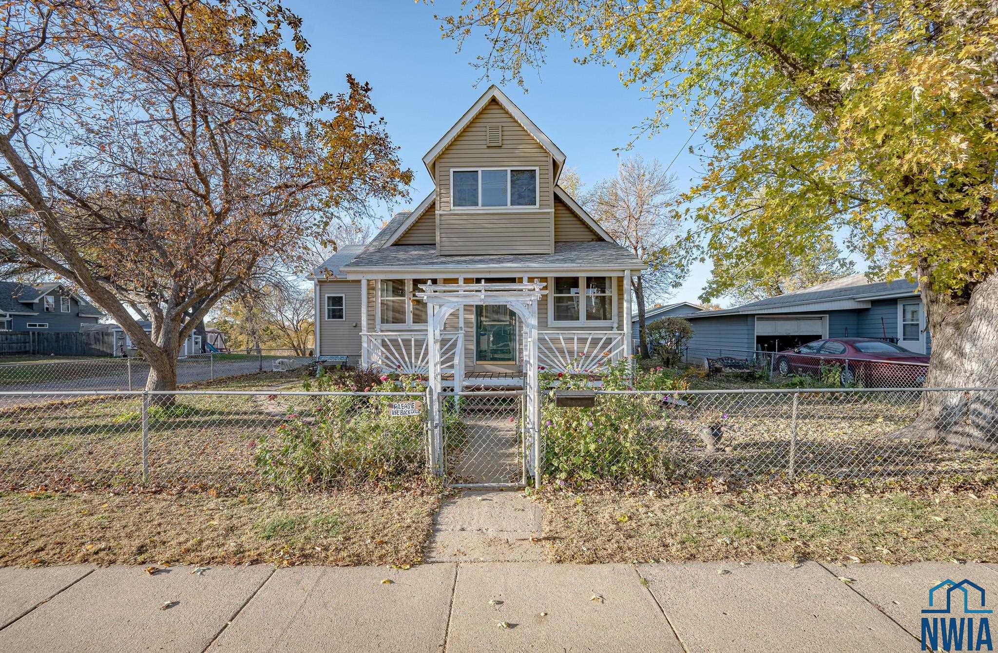 1121 River Dr, Sioux City, IA 51109 