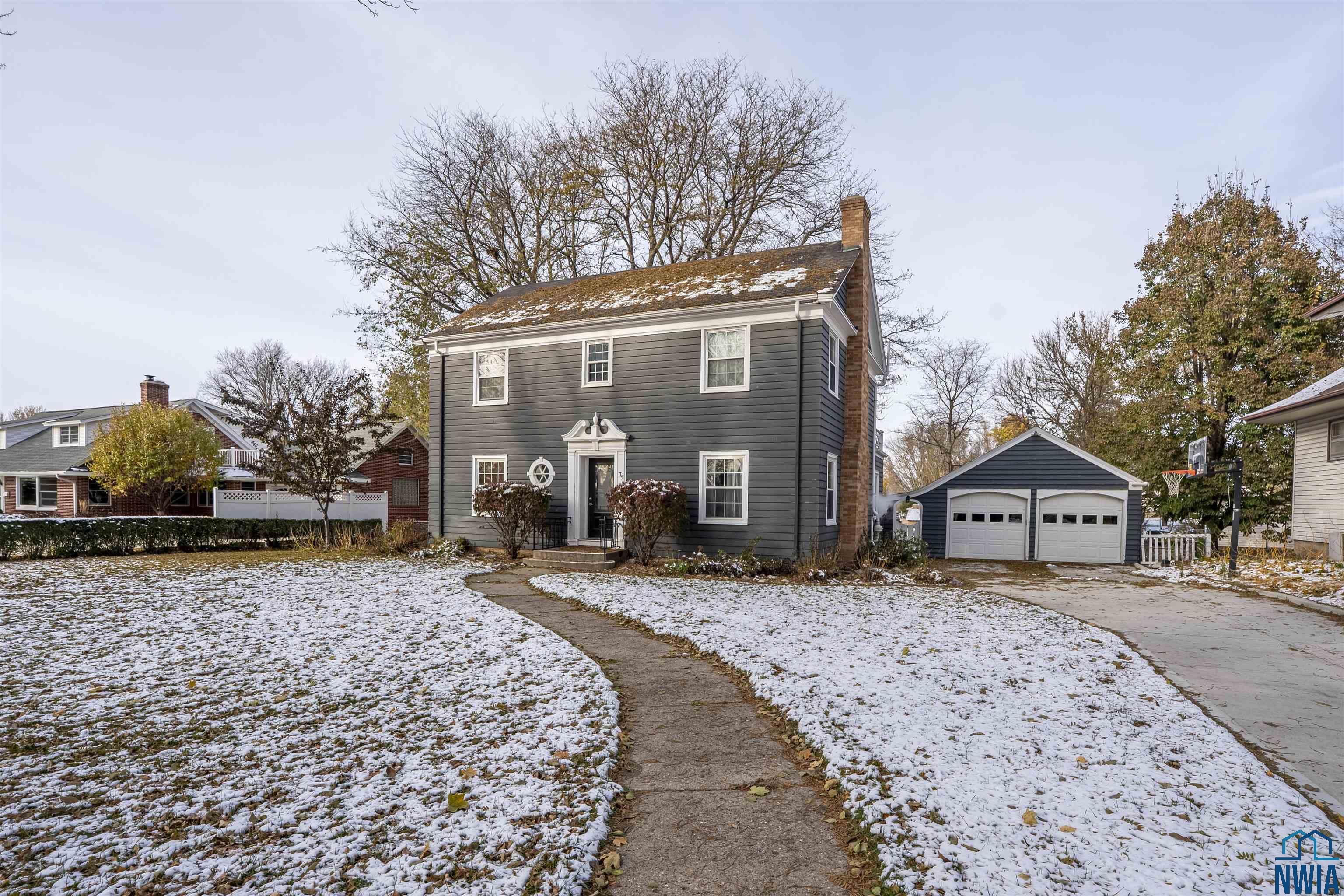 35 9th St SW, LeMars, IA 51031 