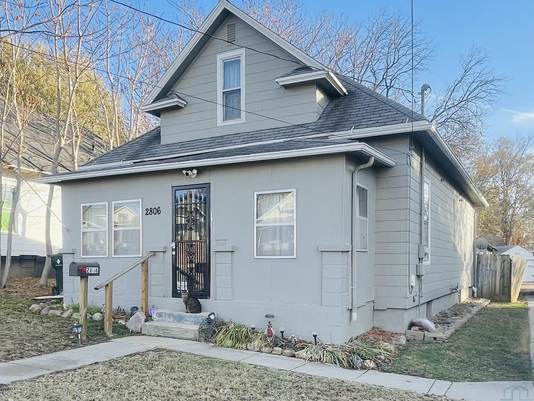 2806 Leech Ave., Sioux City, IA 51106 