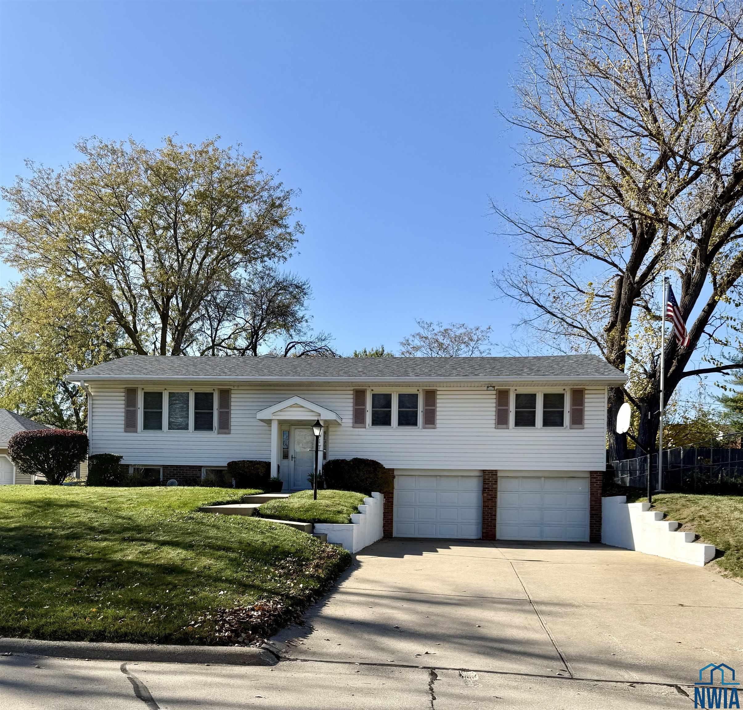 3317 VIKING DR, Sioux City, IA 51104 