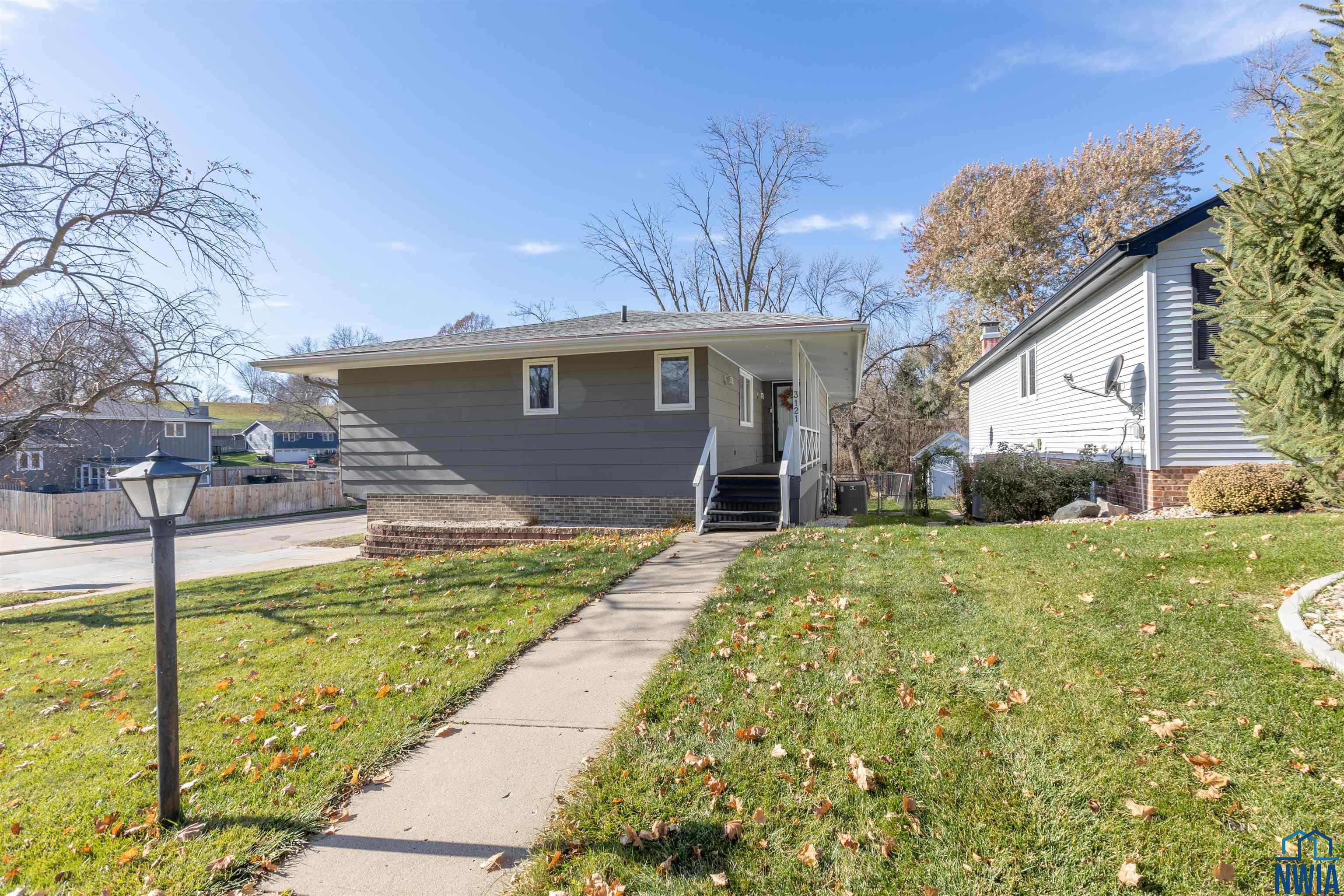 3121 Nicollet St S, Sioux City, IA 51106 