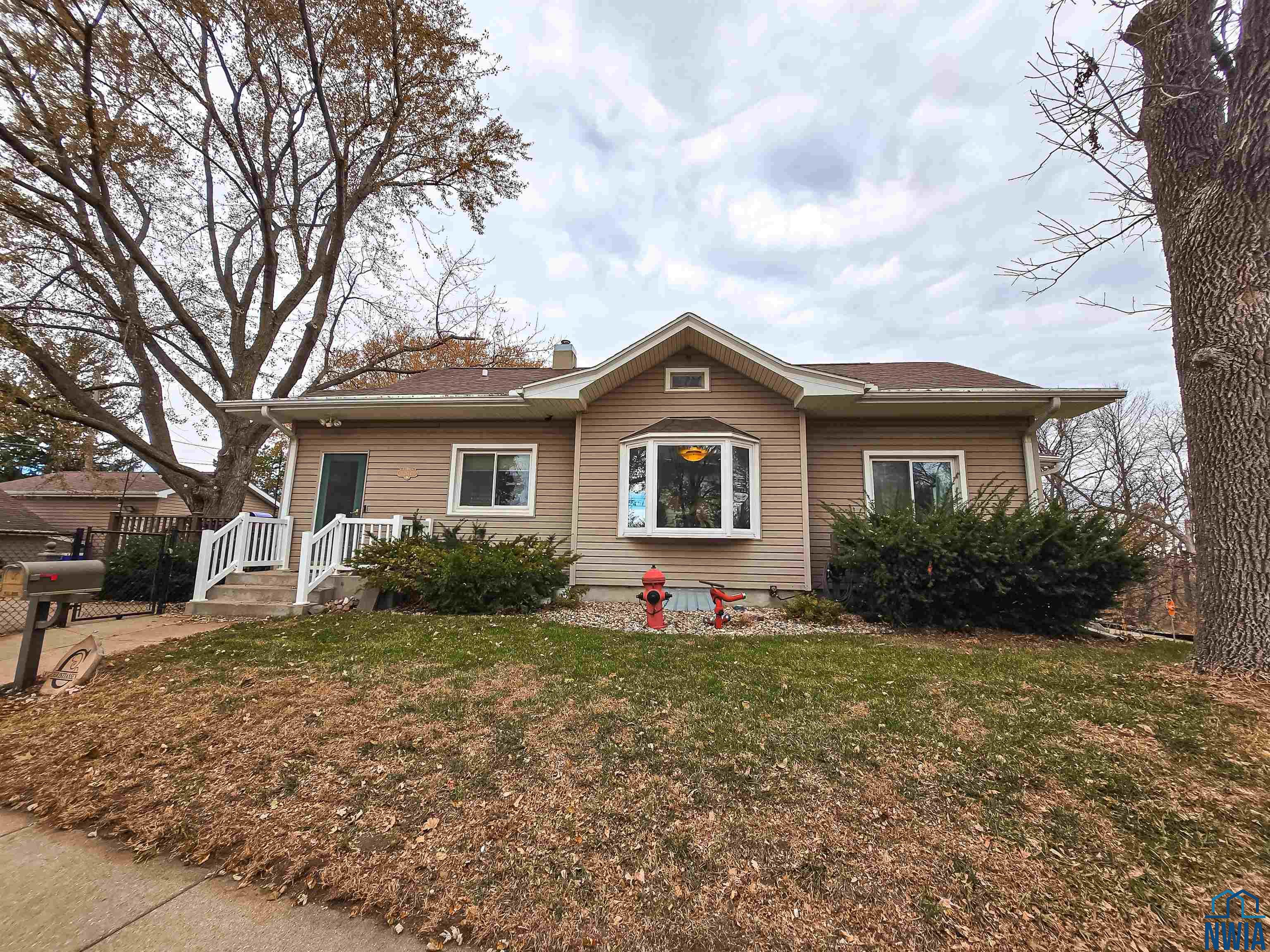 2624 SHIELDS AVE, Sioux City, IA 51106 