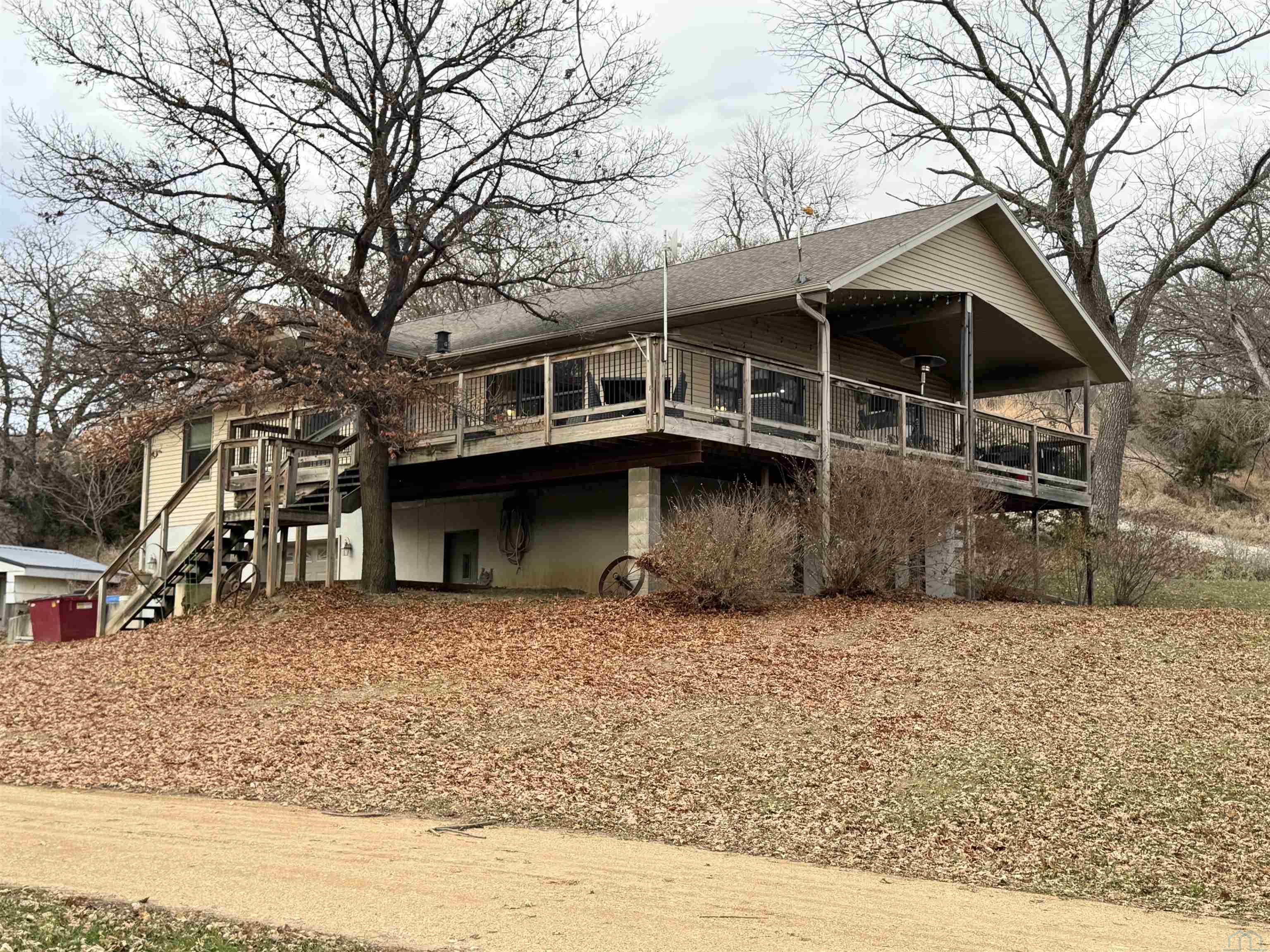 951 RIVER RD. N, Linn Grove, IA 51033 