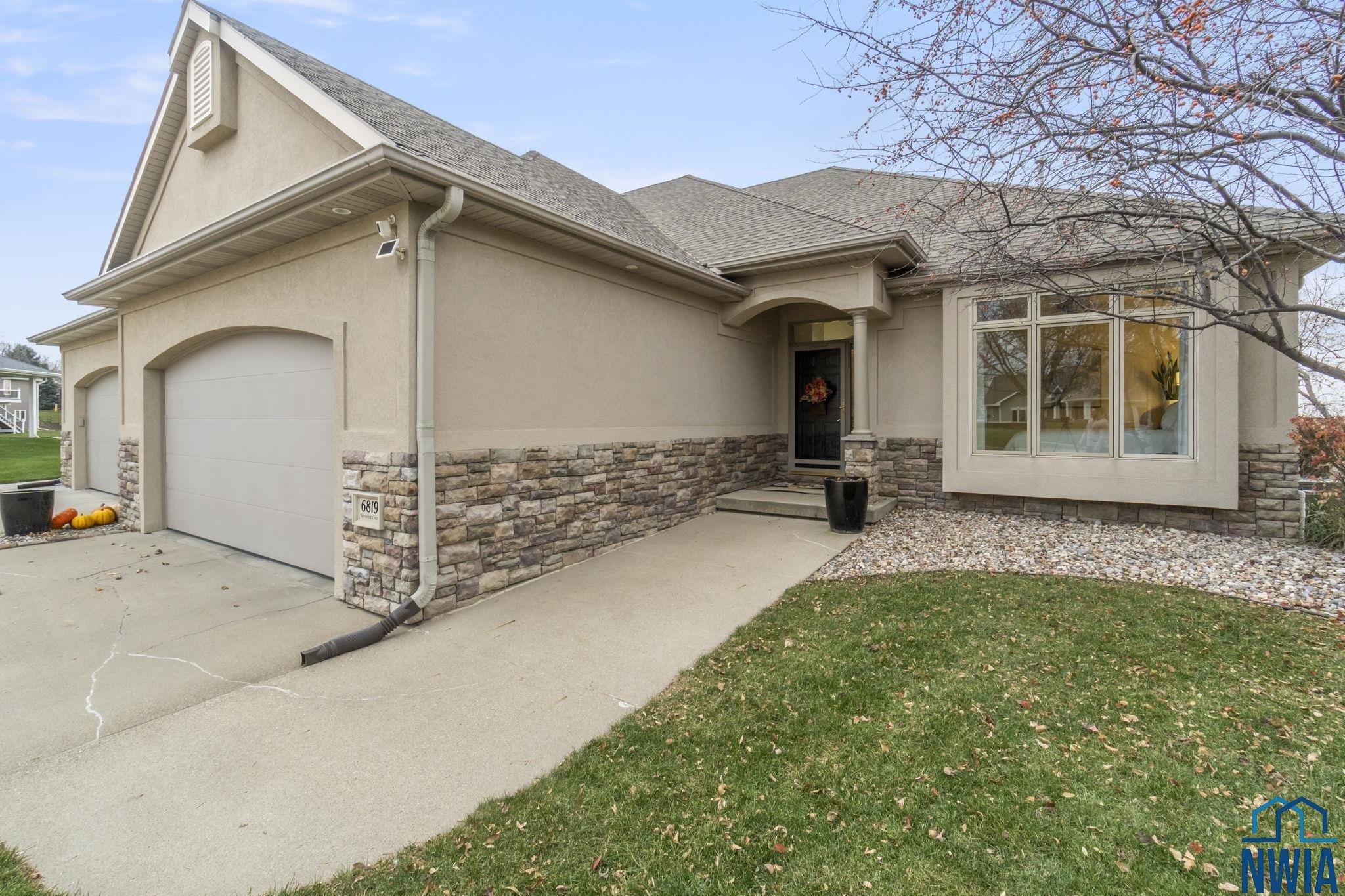 6819 Norwood Ct, Sioux City, IA 51106 