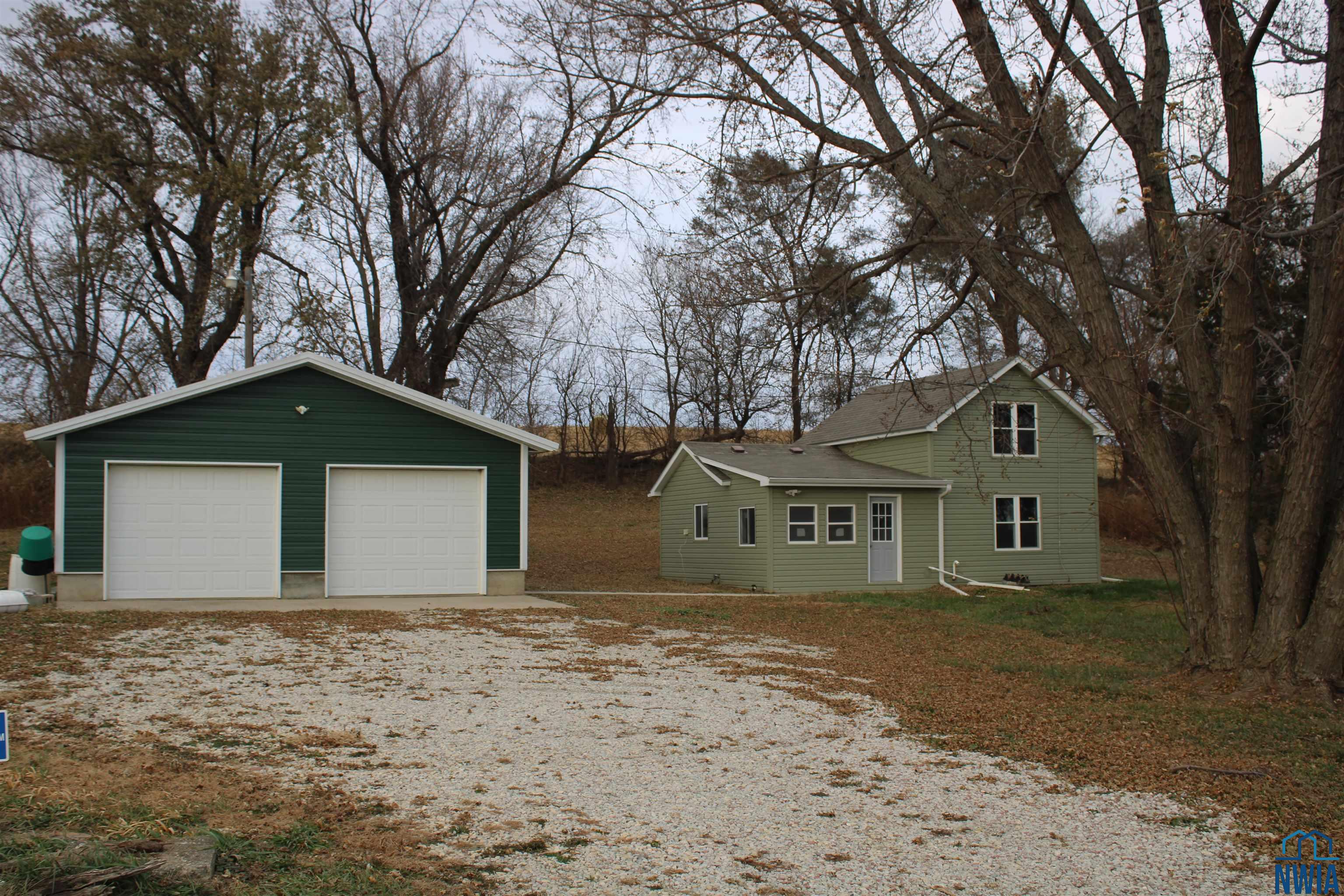 22693 280th St, Hinton, IA 51024 