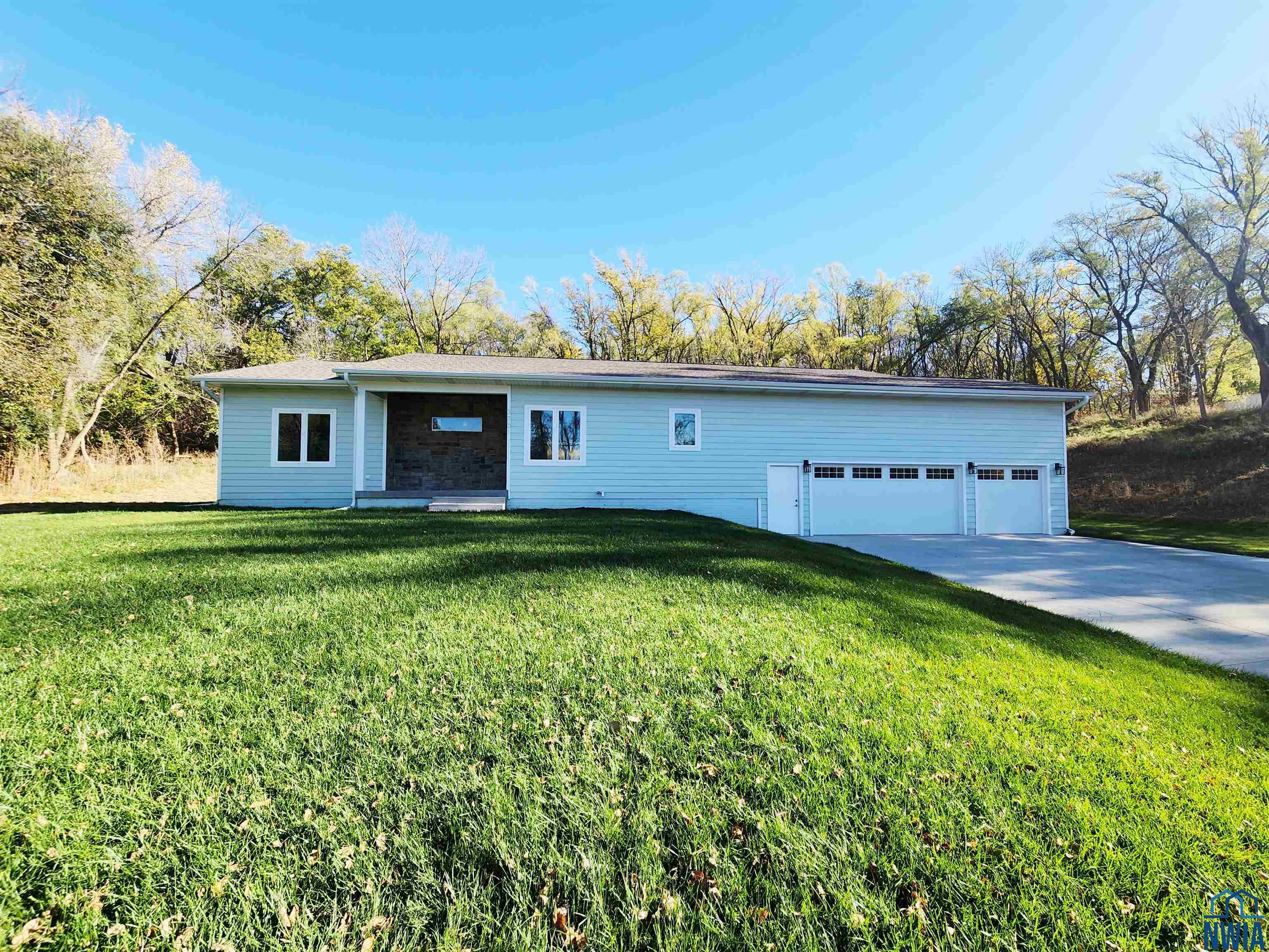 3701 Seattle Ave, Sioux City, IA 51103 