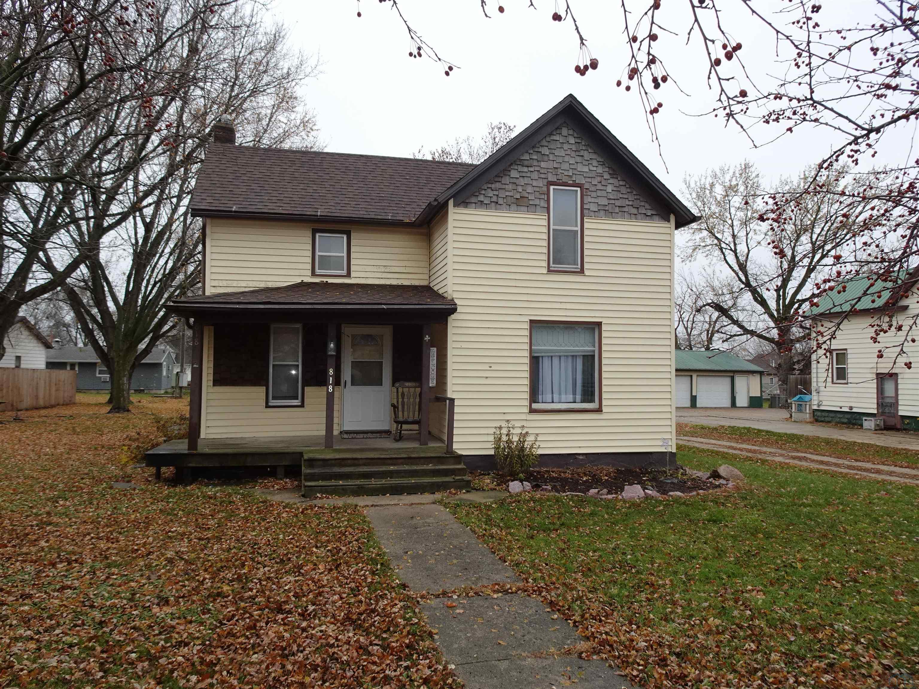 818 11th Street, Sheldon, IA 51201 
