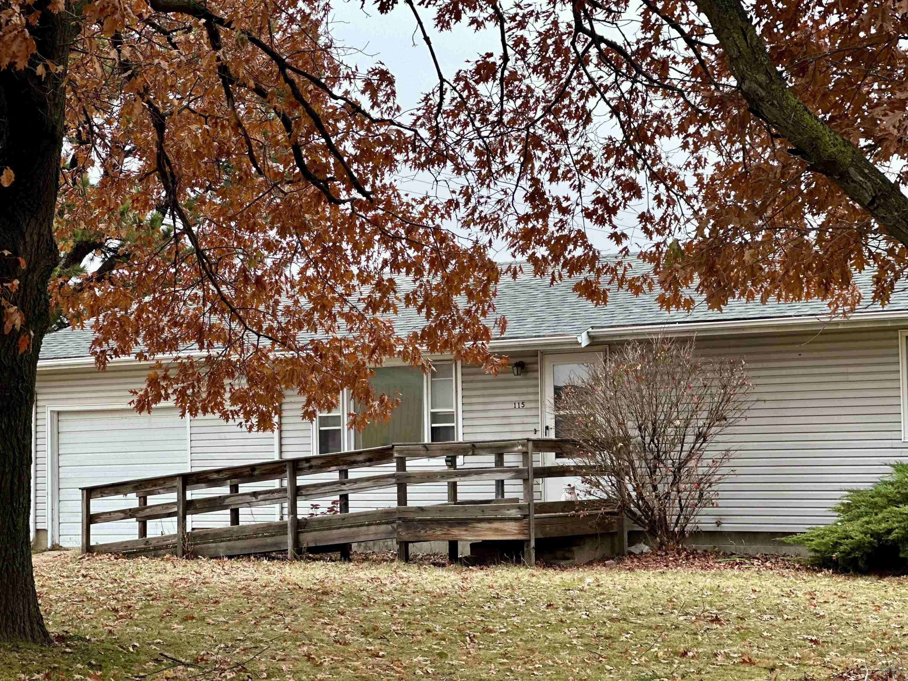 115 12TH ST E, Storm Lake, IA 50588 