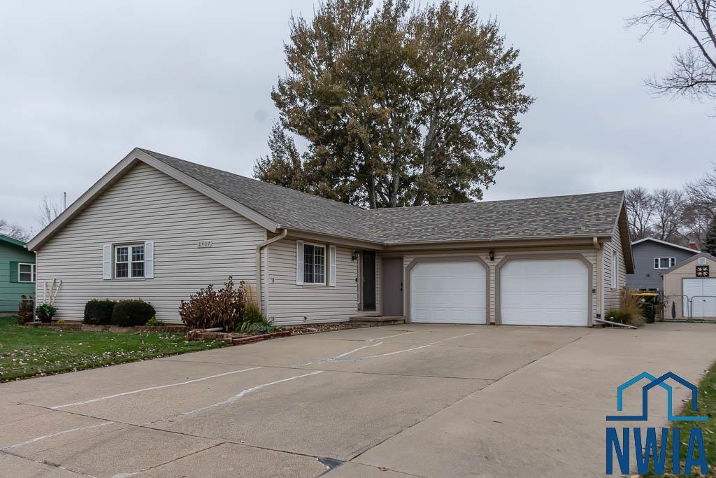 2407 Carlisle Rd, Sergeant Bluff, IA 51054 