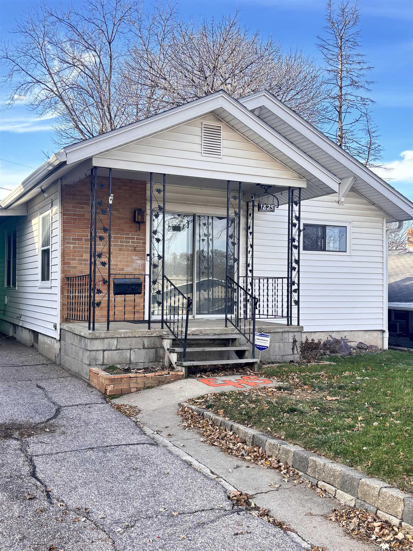 1825 S Cypress St., Sioux City, IA 51106 
