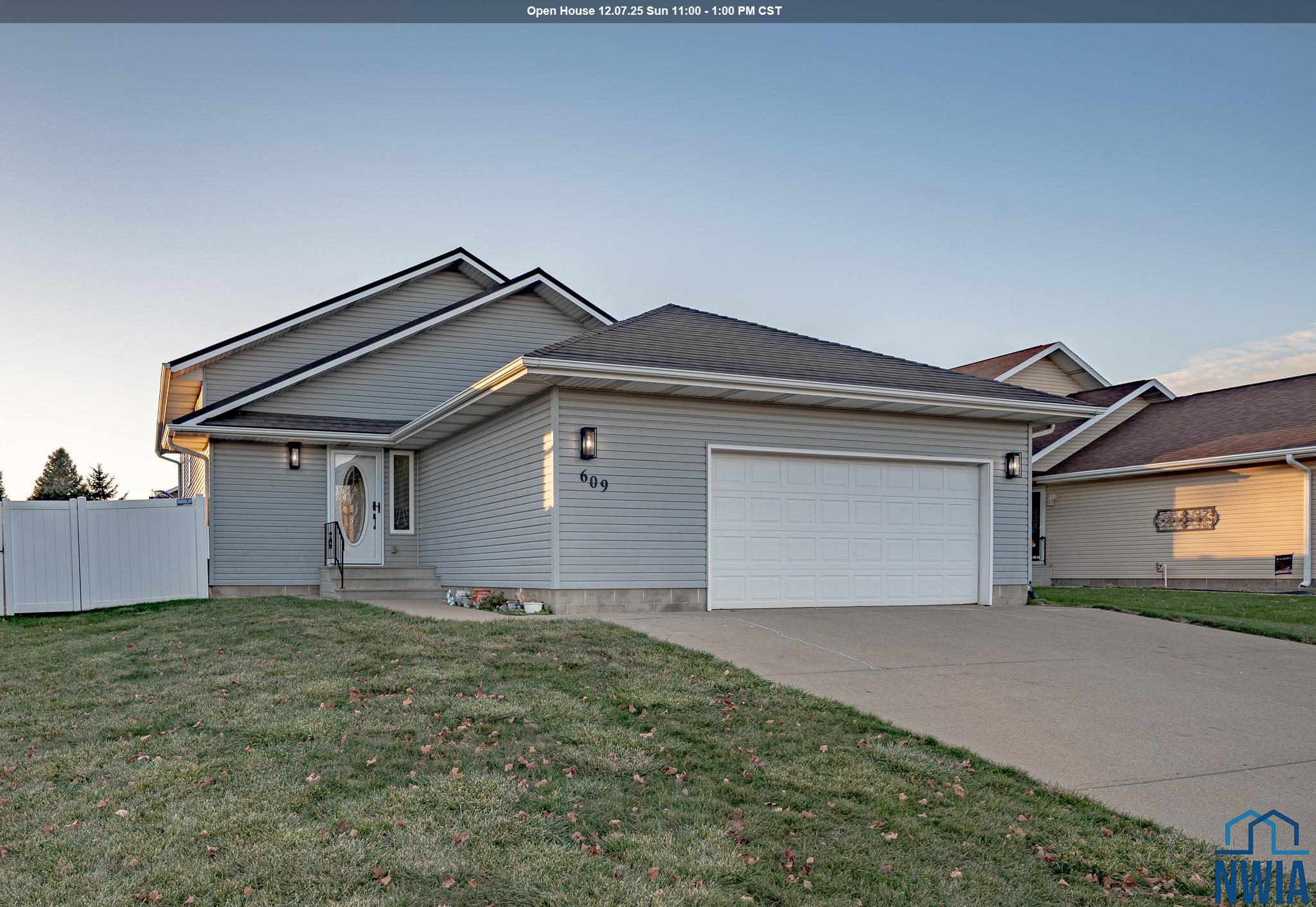 609 LAKEVIEW DR, McCook Lake, SD 57049 