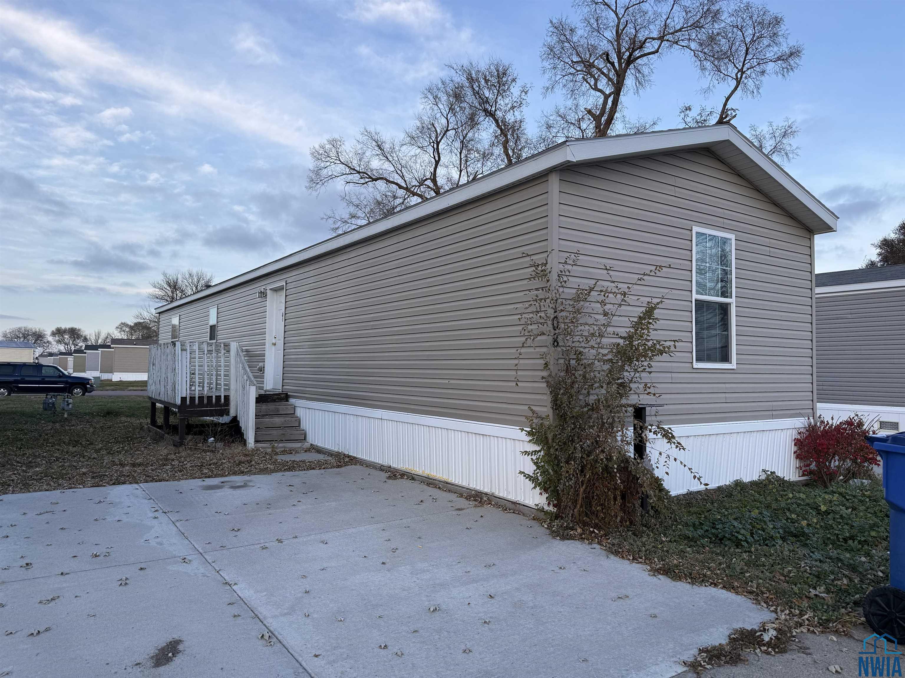 833 Duke St E #108, Vermillion, SD 57069 