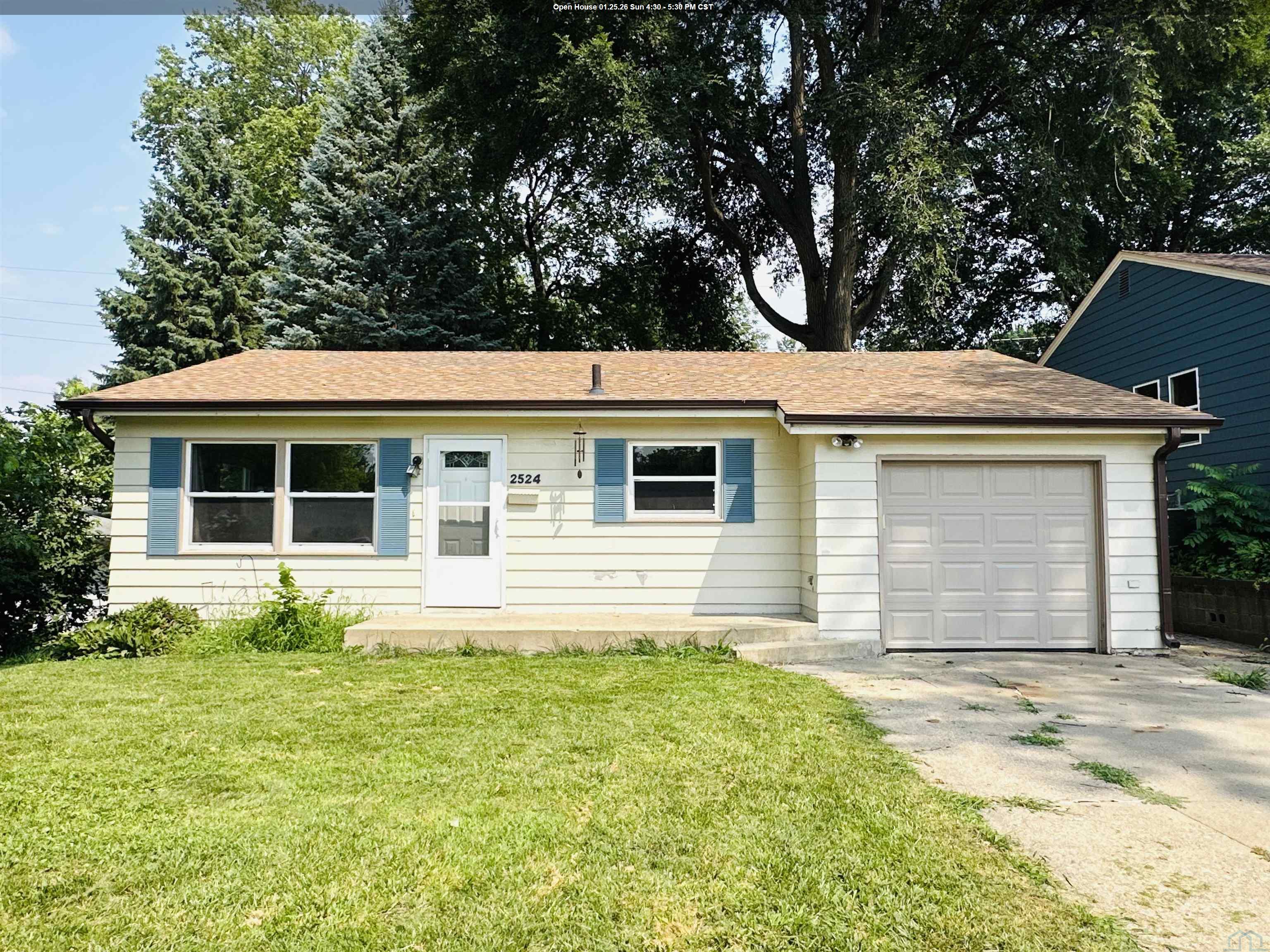 2524 Steele St S, Sioux City, IA 51106 
