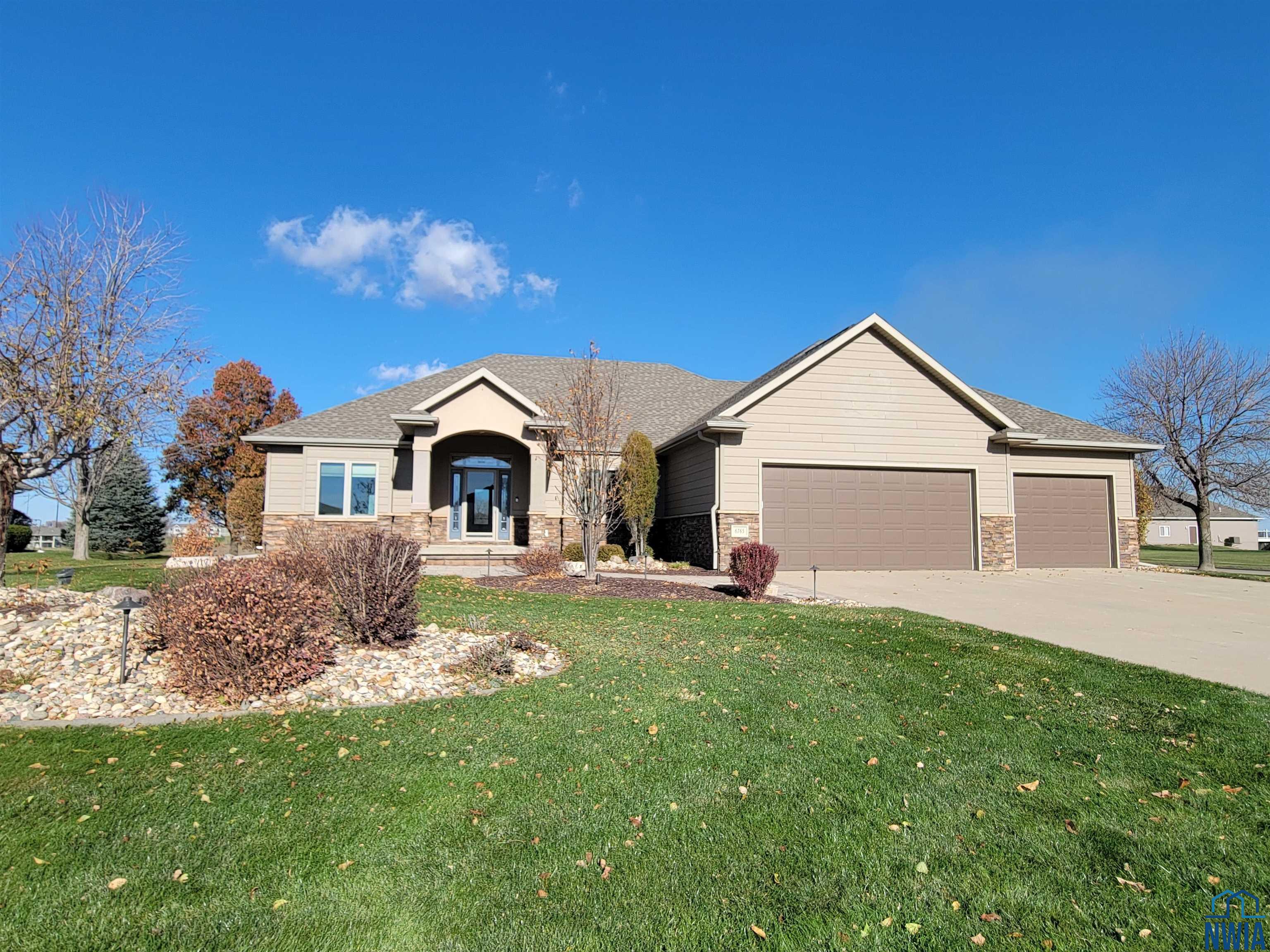 6765 Cantebury, Sioux City, IA 51106 