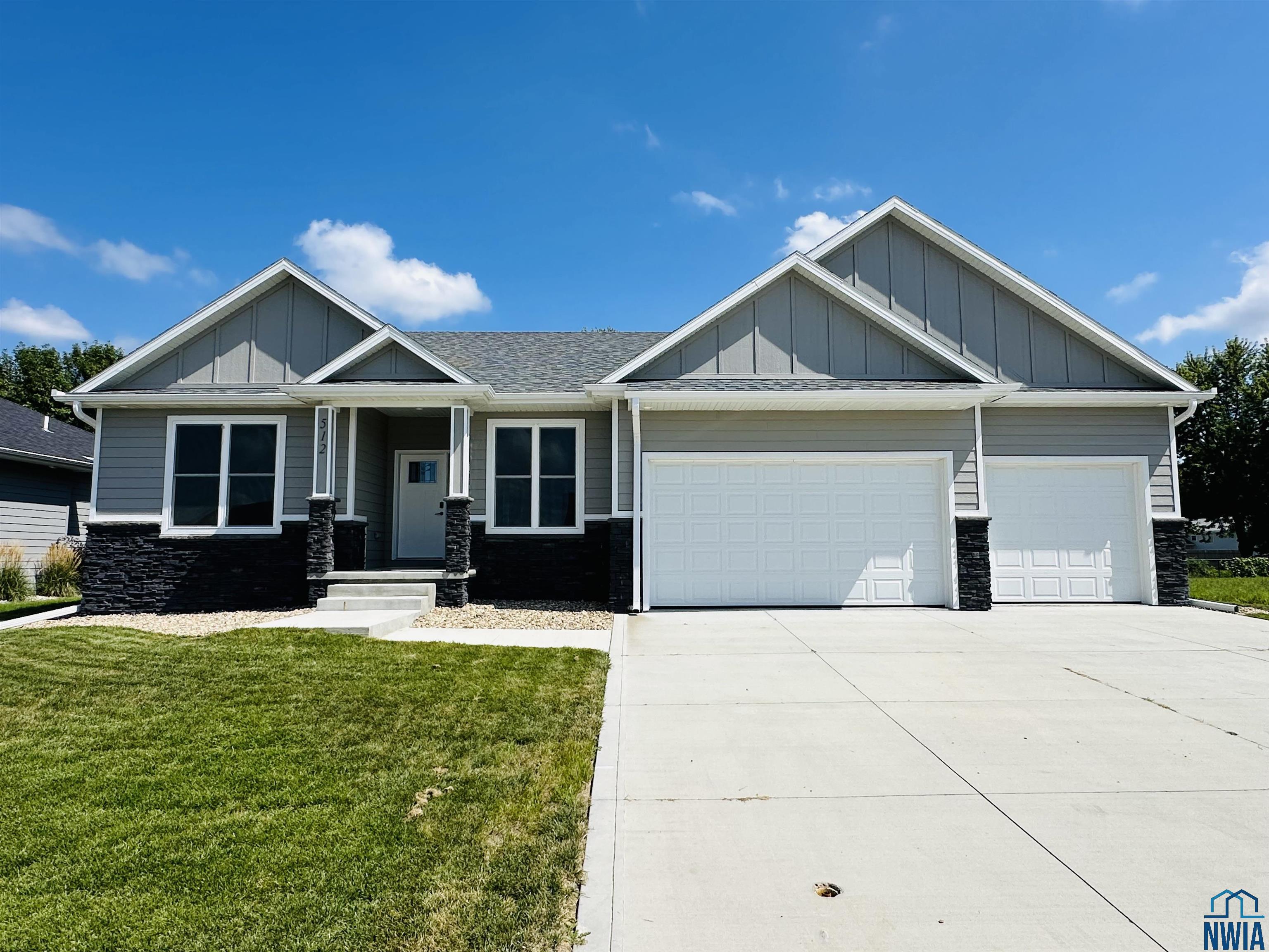 512 Jamie Lane, Sergeant Bluff, IA 51054 
