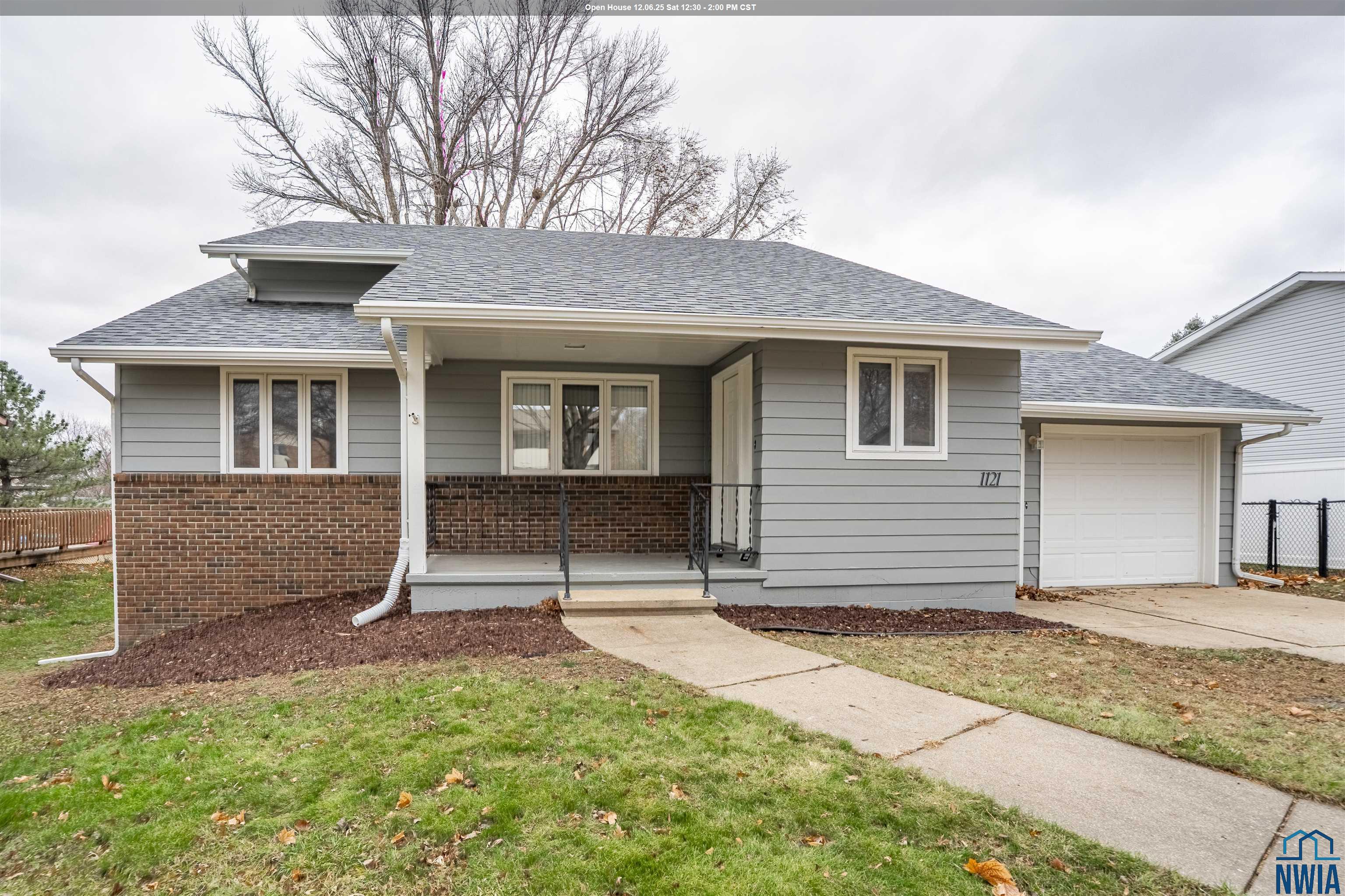 1121 2nd St SE, LeMars, IA 51031 