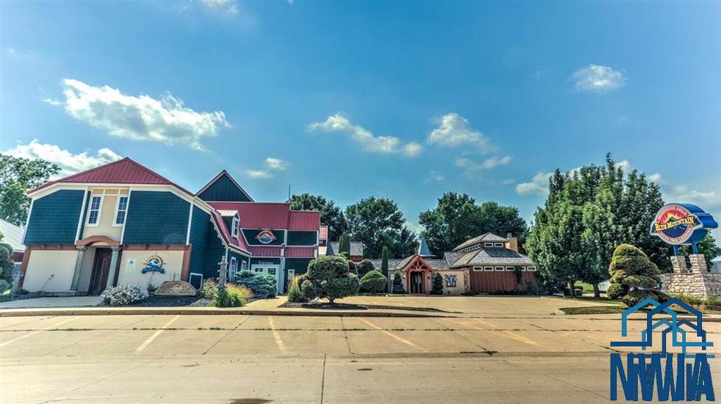 814 Lincoln Pl SE, Orange City, IA 51041 