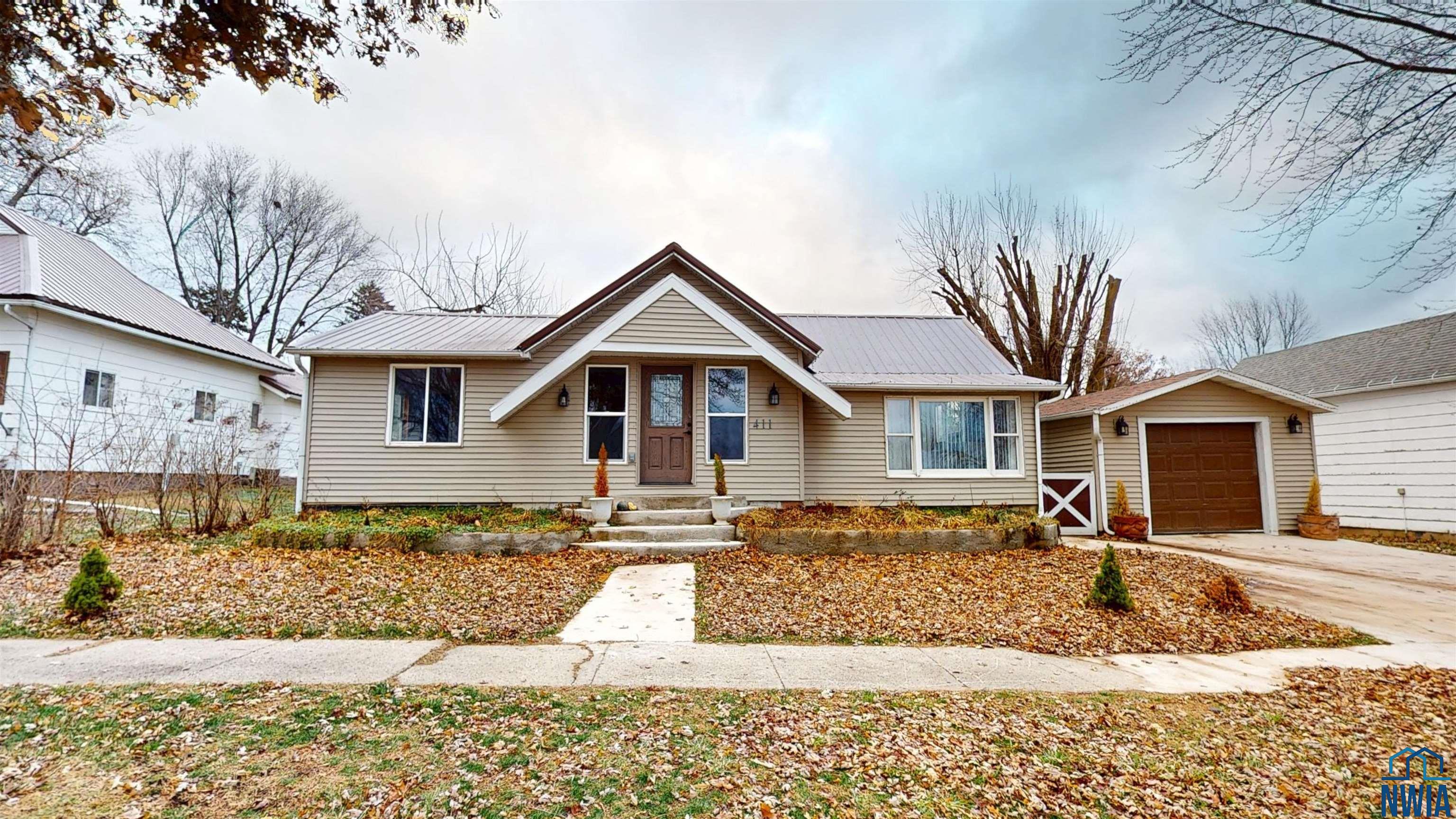 411 DUNDAS ST S, Schaller, IA 51053 