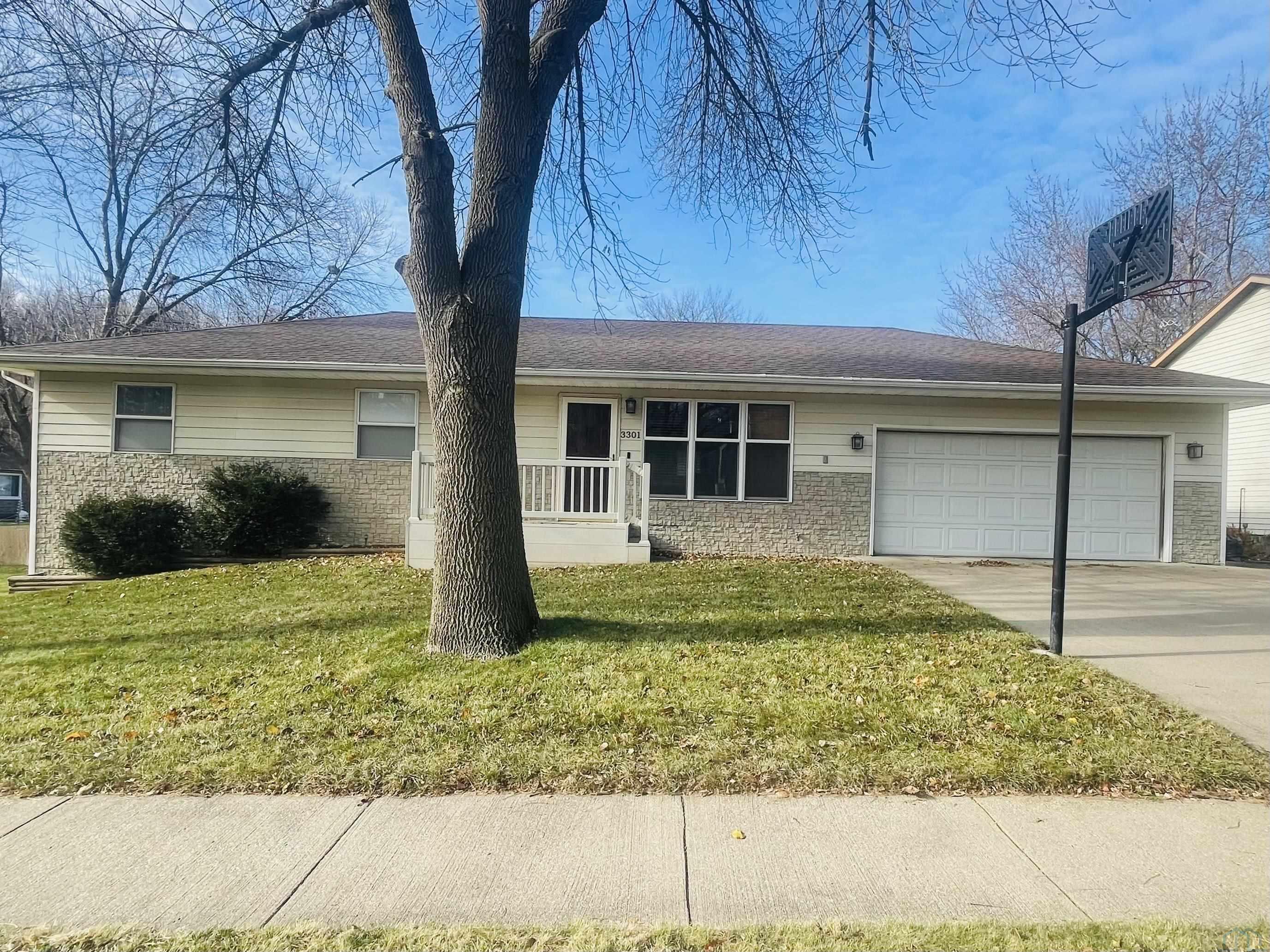 3301 Morgan St, Sioux City, IA 51104 
