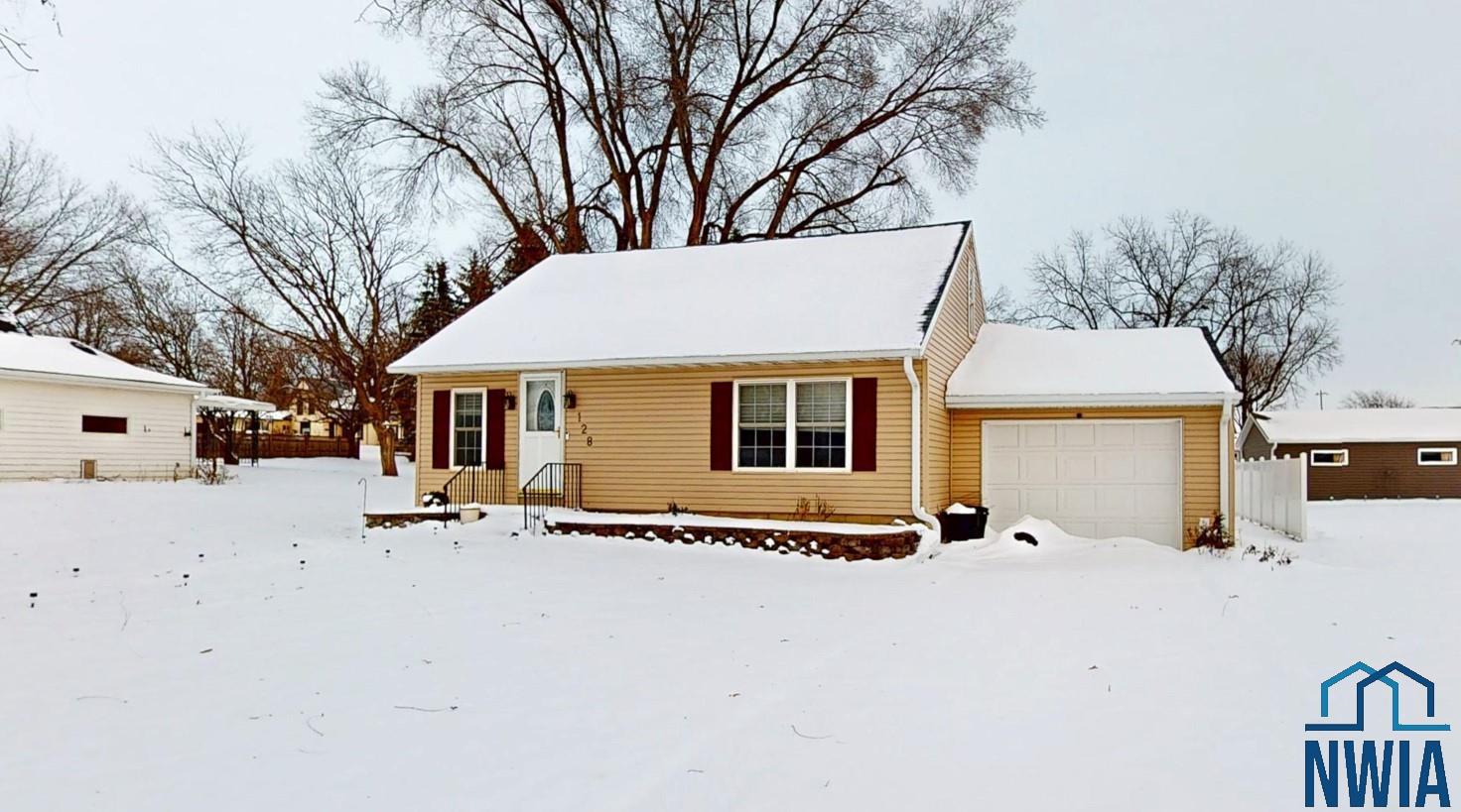 128 Willow St, Aurelia, IA 51005 