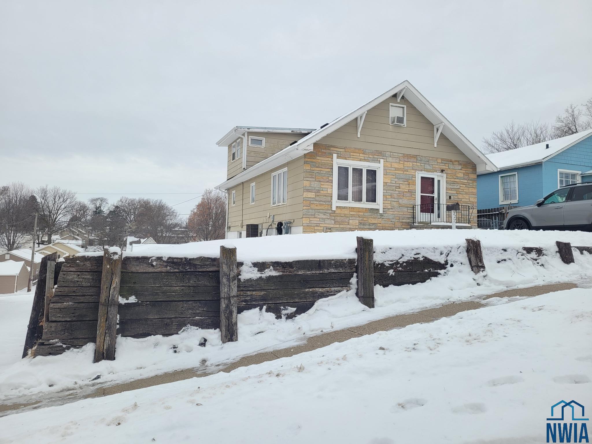 2217 Maple Street S, Sioux City, IA 51106 