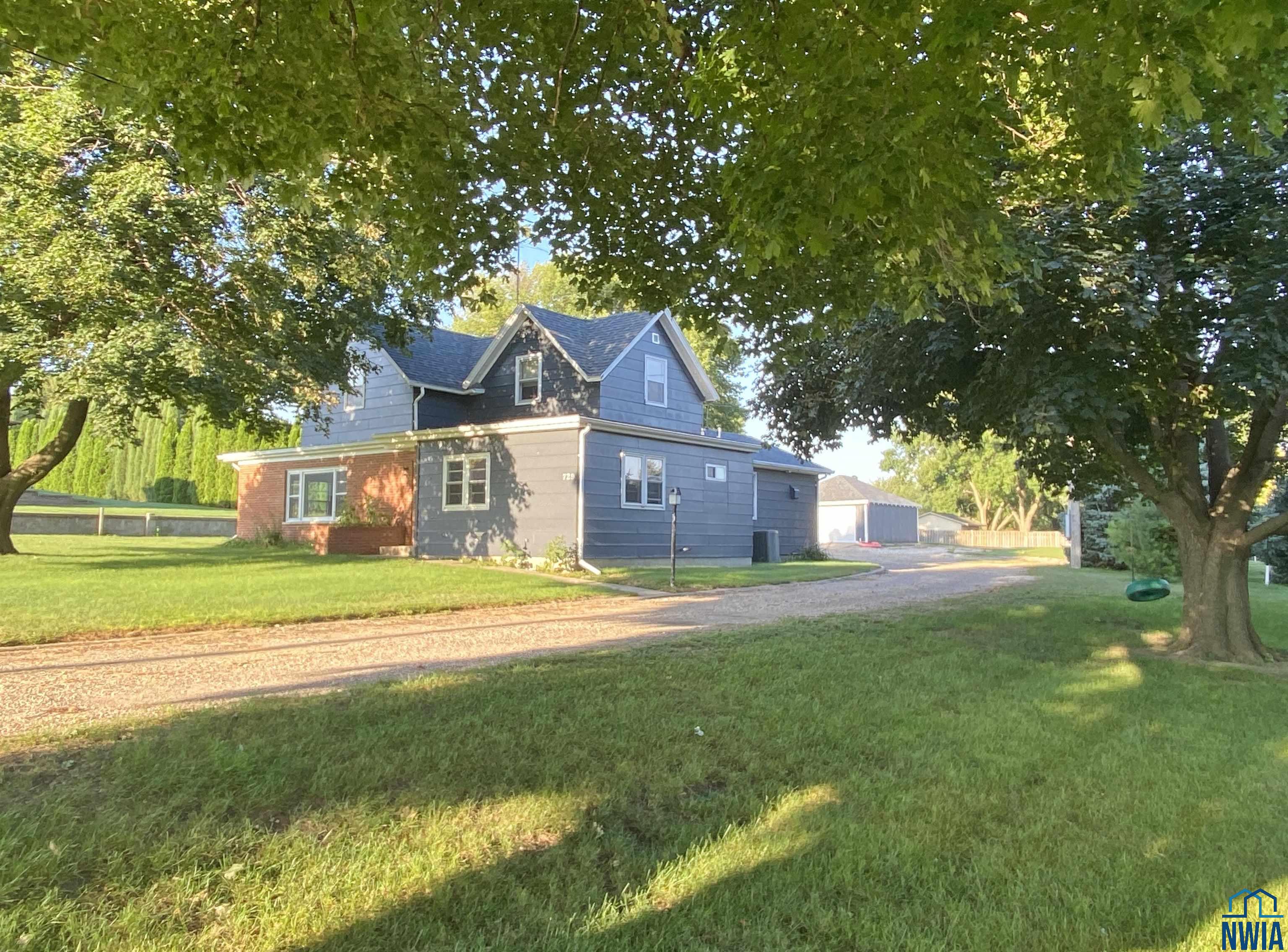 729 7th Ave SE, LeMars, IA 51031 