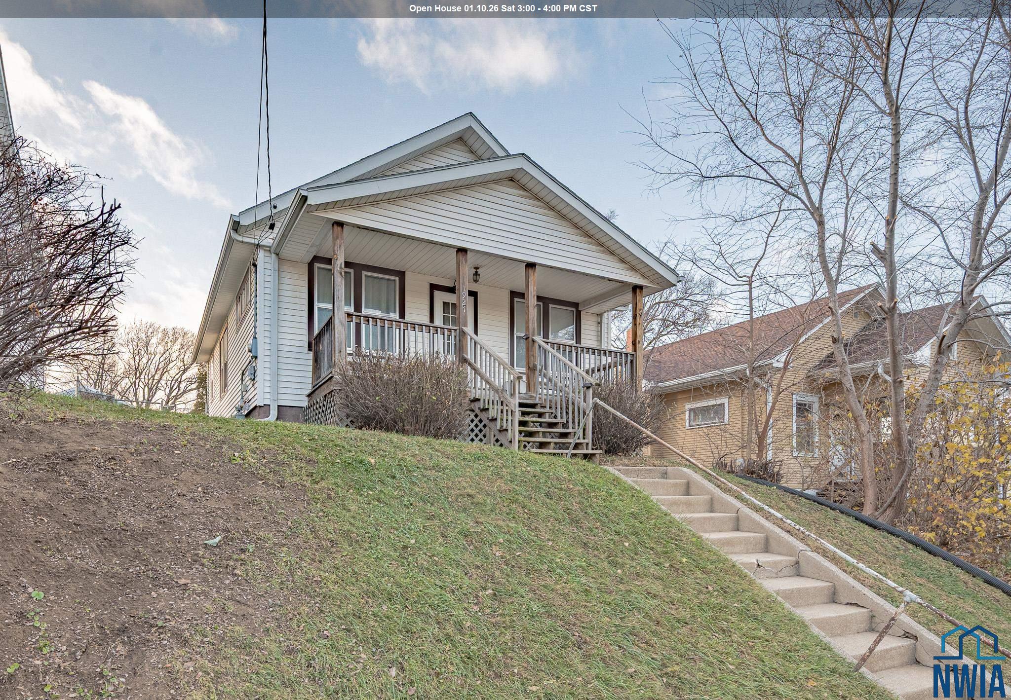 1927 HELEN ST S, Sioux City, IA 51106 