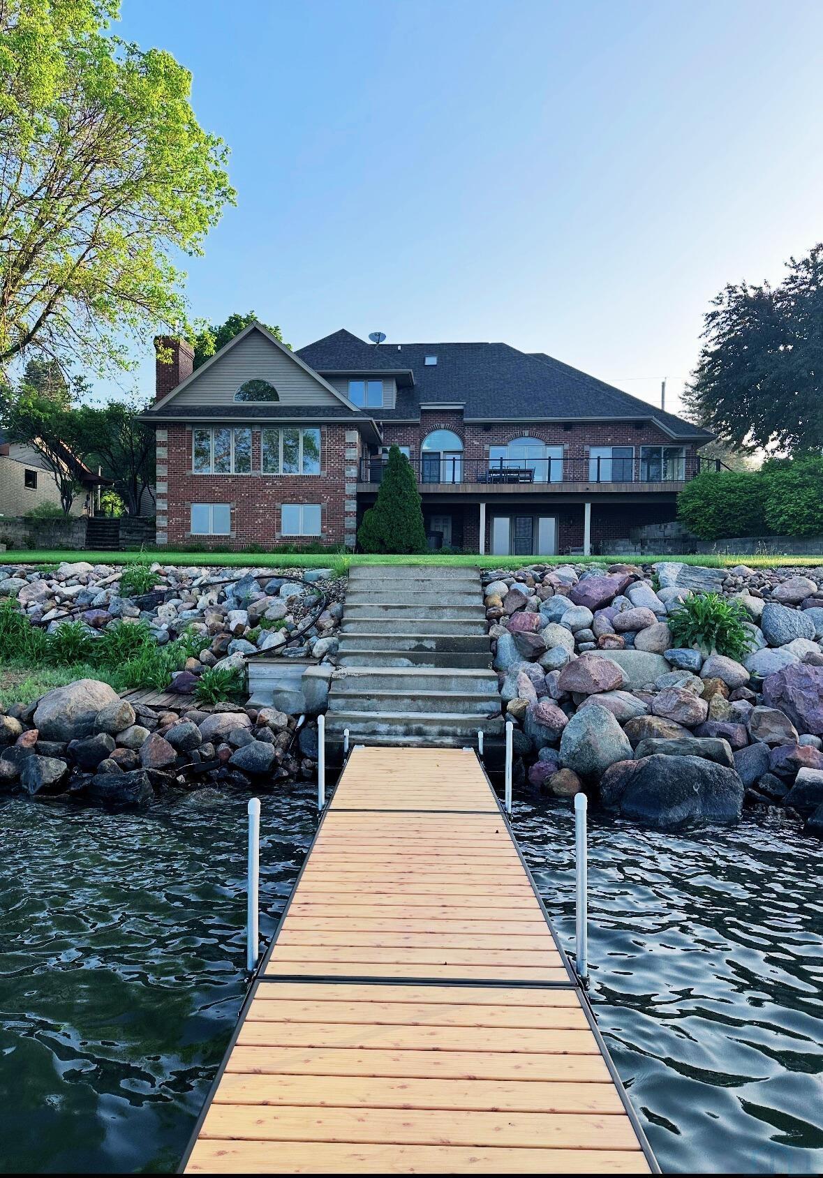 1314 SHOREWAY RD, Storm Lake, IA 50588 