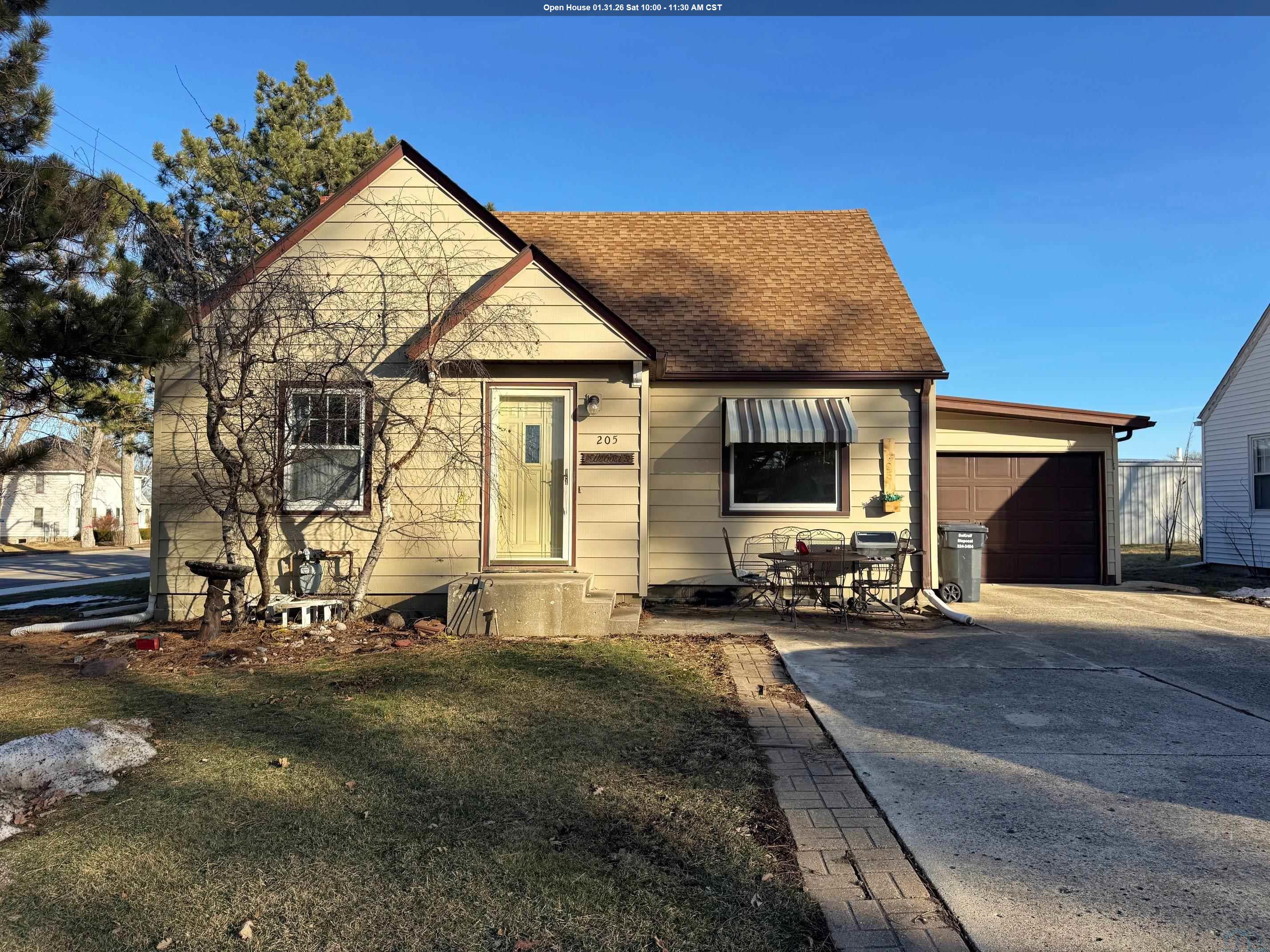 205 WASHINGTON AVE, Sheldon, IA 51201 