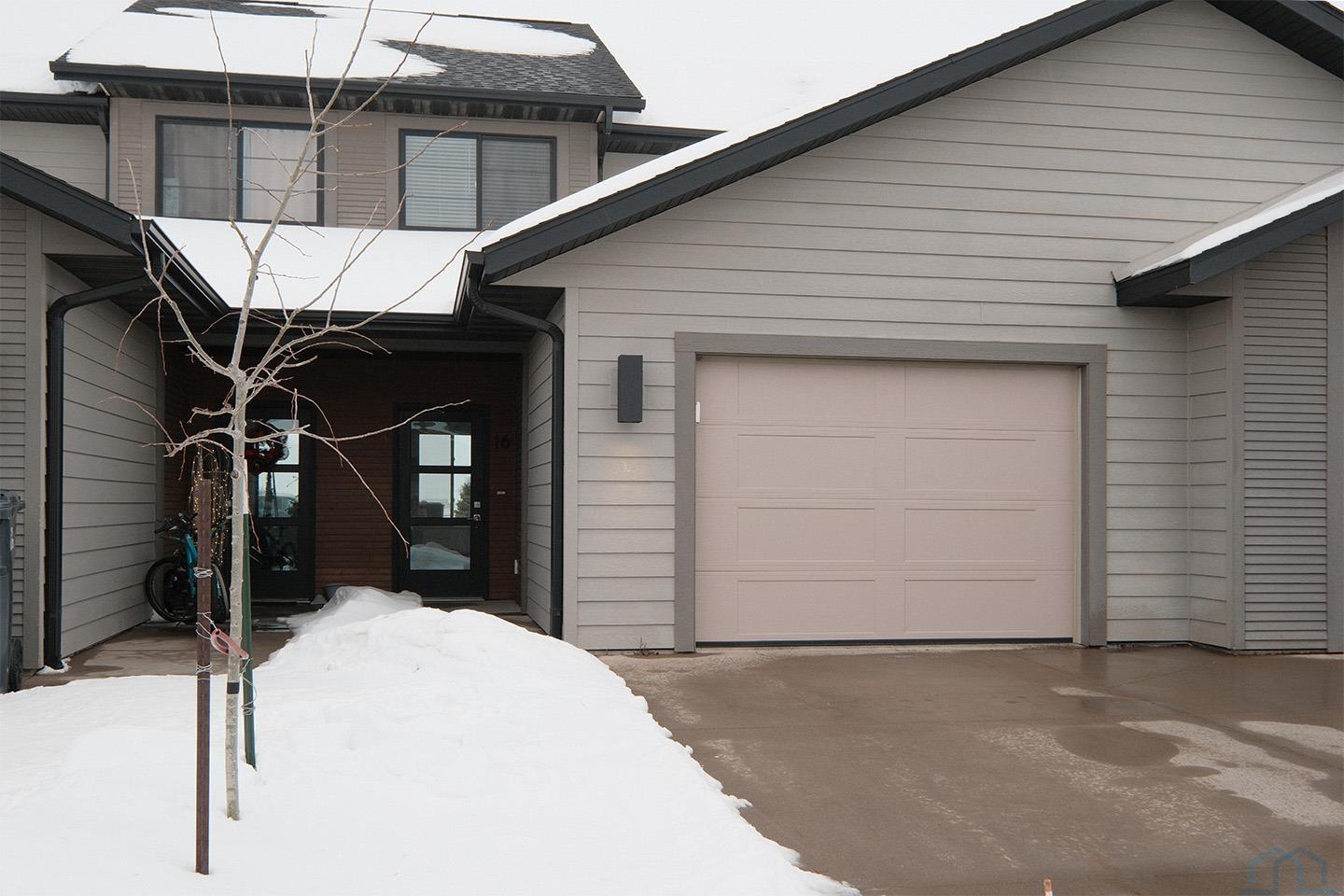 1286 7th Ave NE, Unit #16						  						 , Sioux Center						 , IA						  51250						  