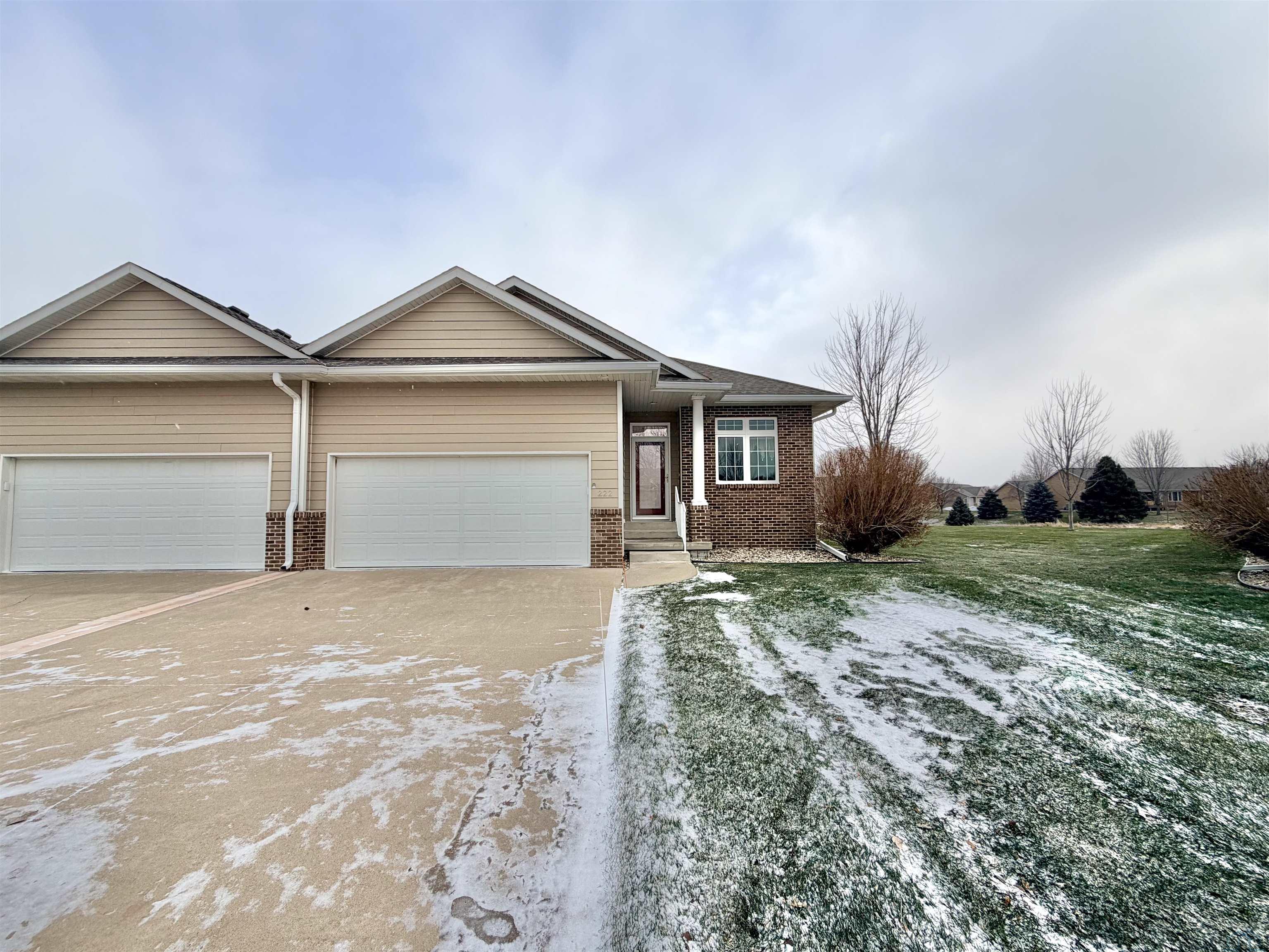 222 Brookline Trail, Dakota Dunes, SD 57049 