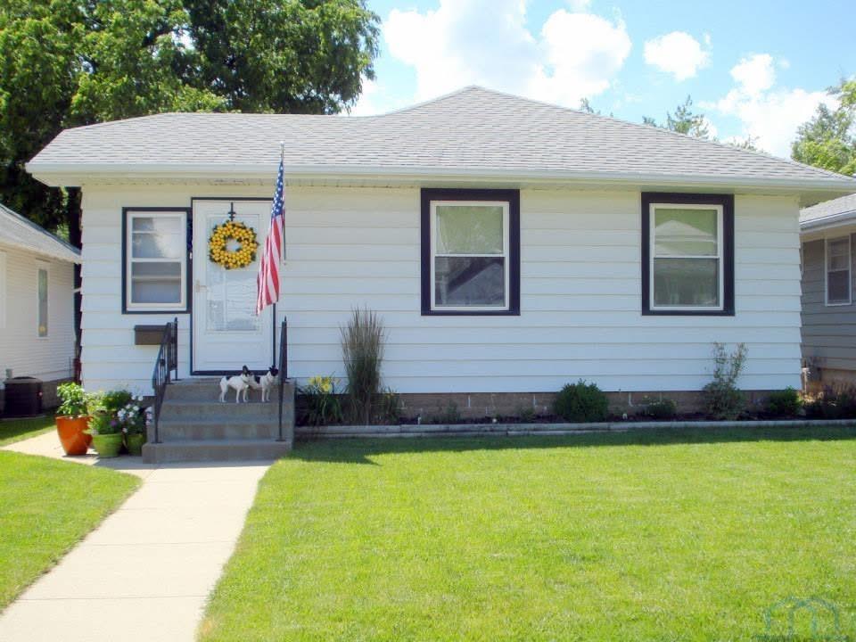 2527 S Lemon, Sioux City, IA 51106 