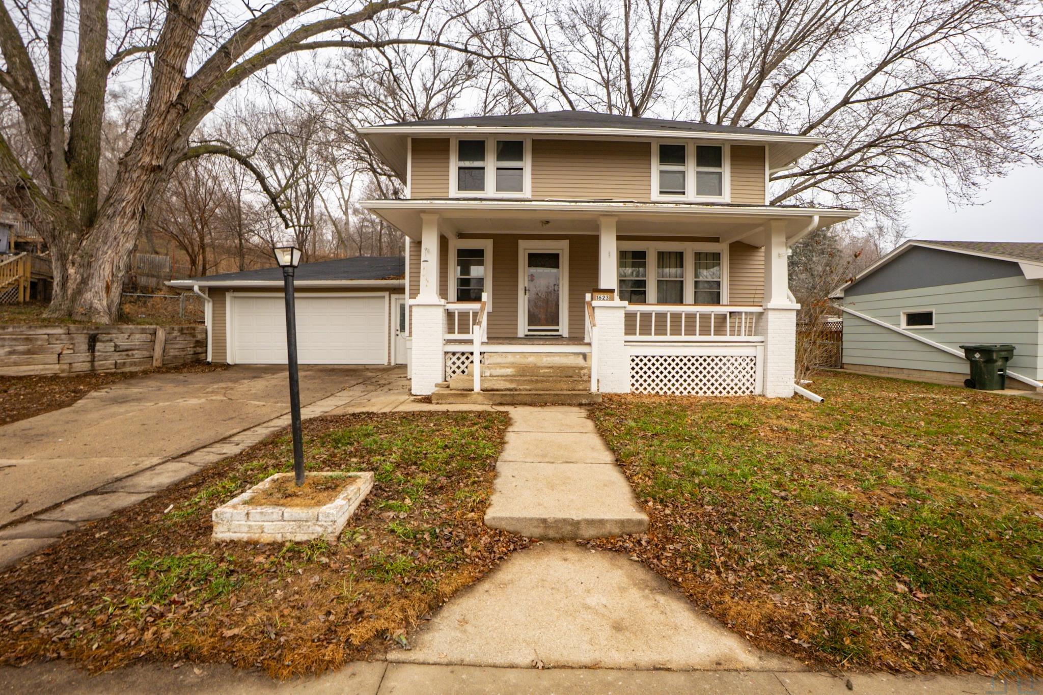 1623 LUNAH AVE W, Sioux City, IA 51103 